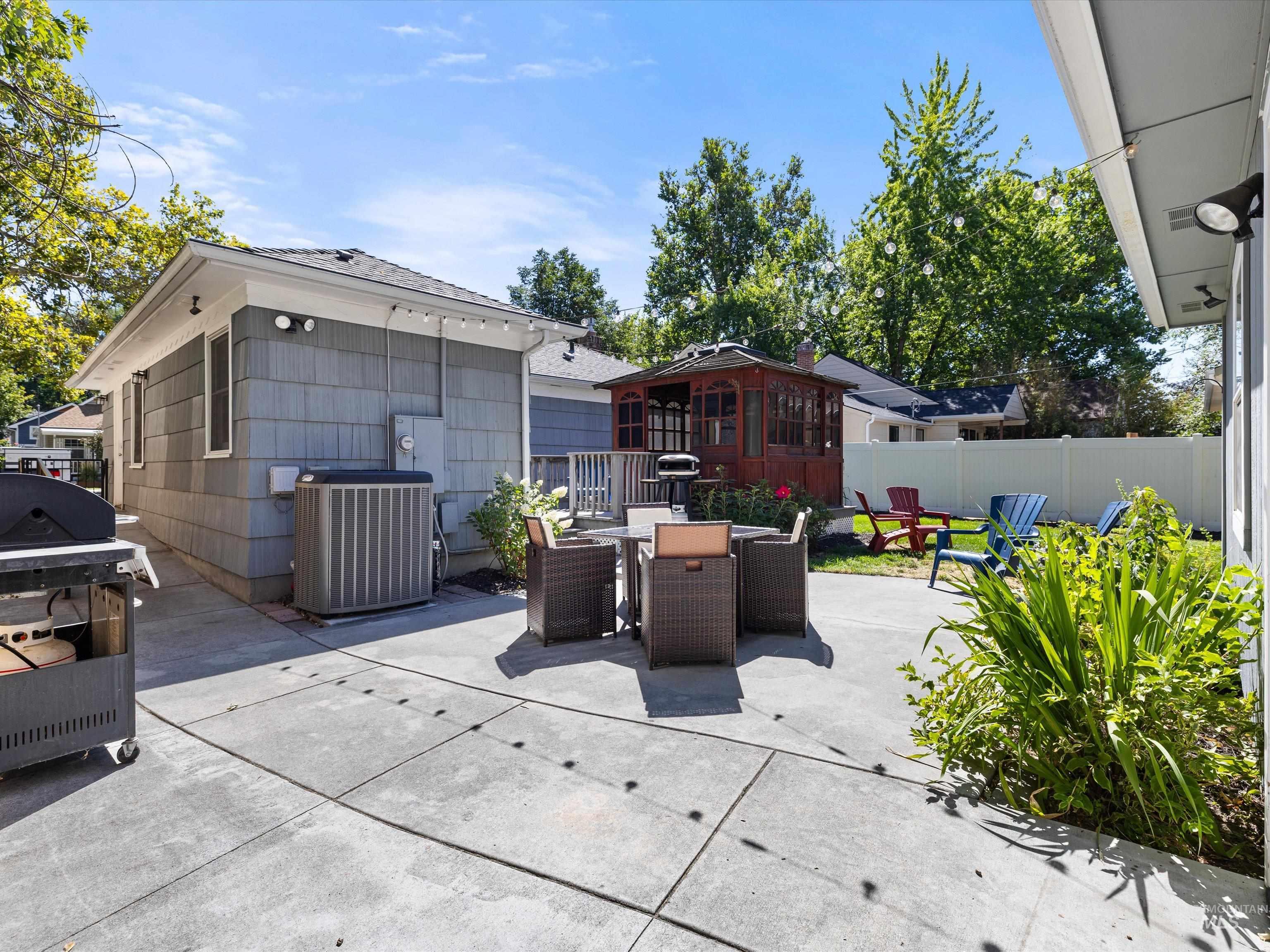1811 N 14th