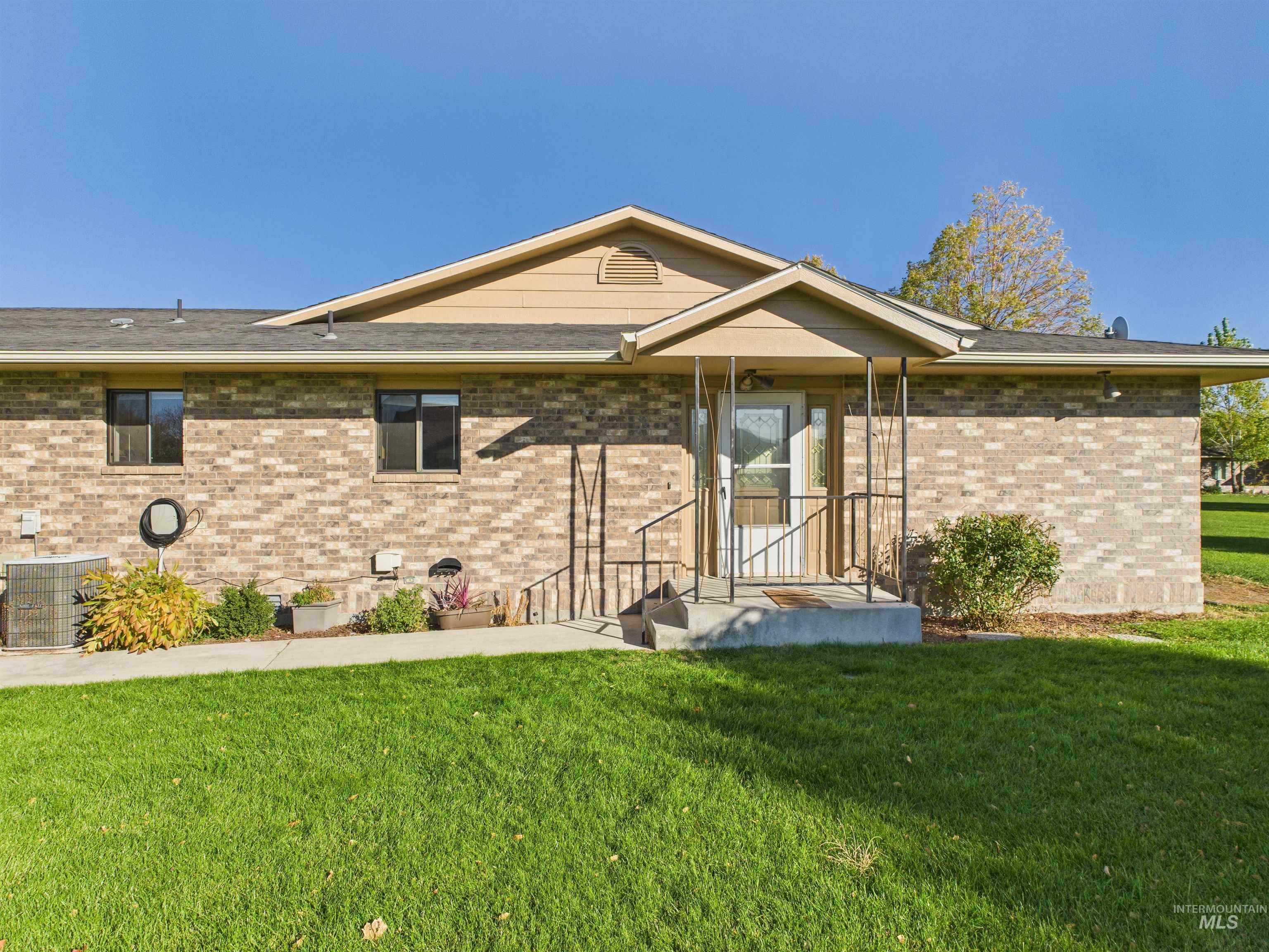 25 River Run Estates