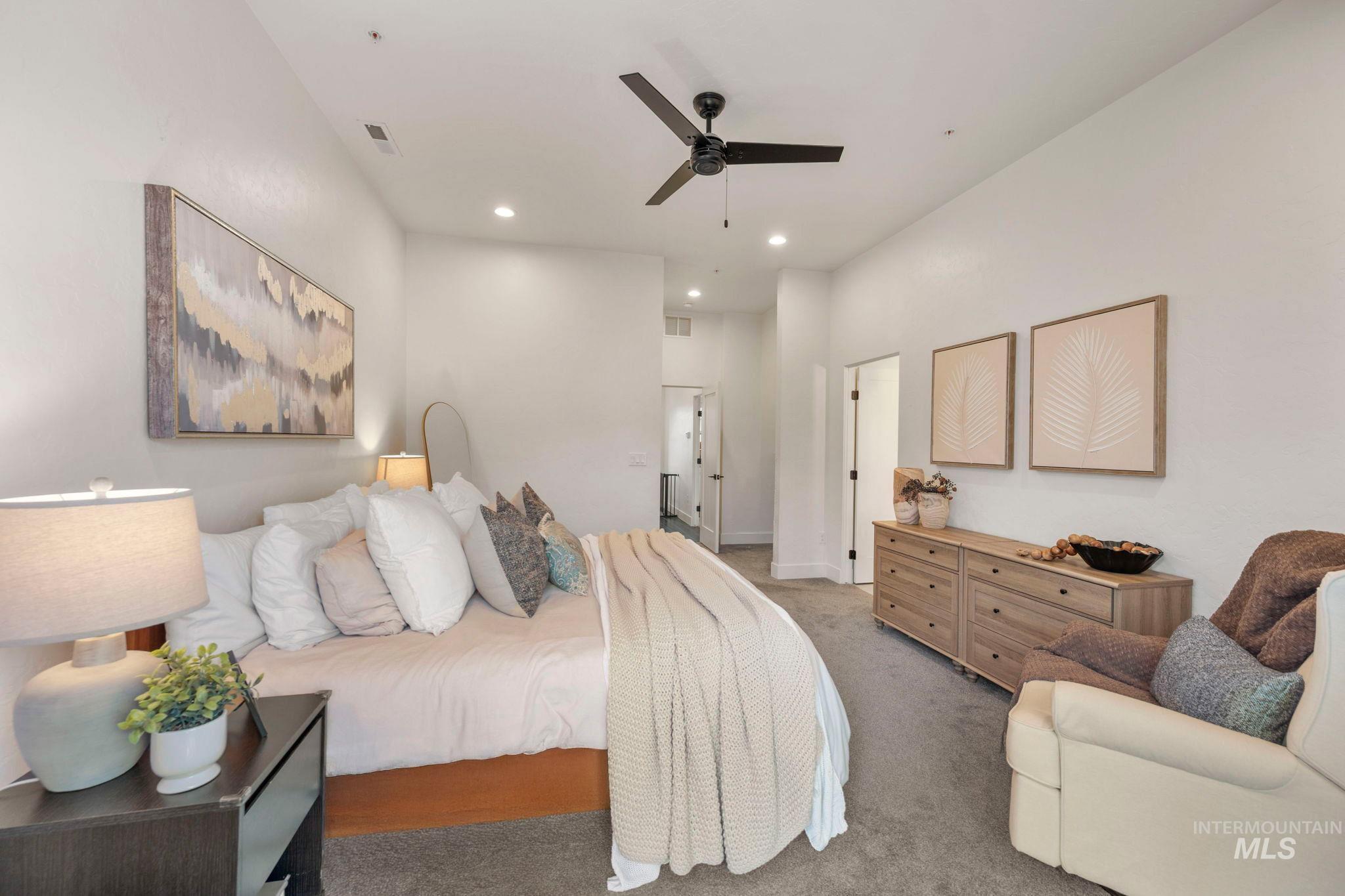 429 E Water Pocket Ln