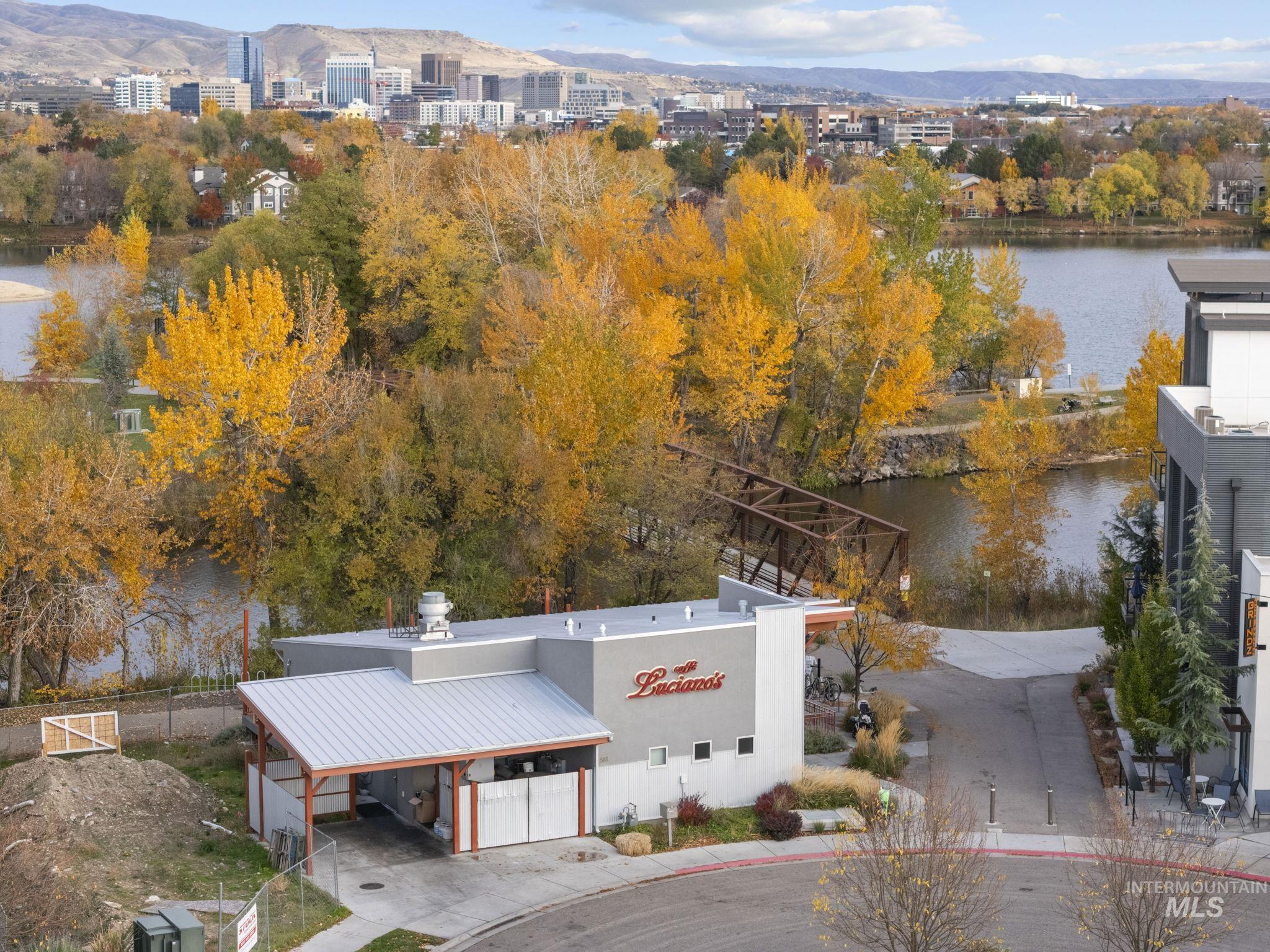 429 E Water Pocket Ln