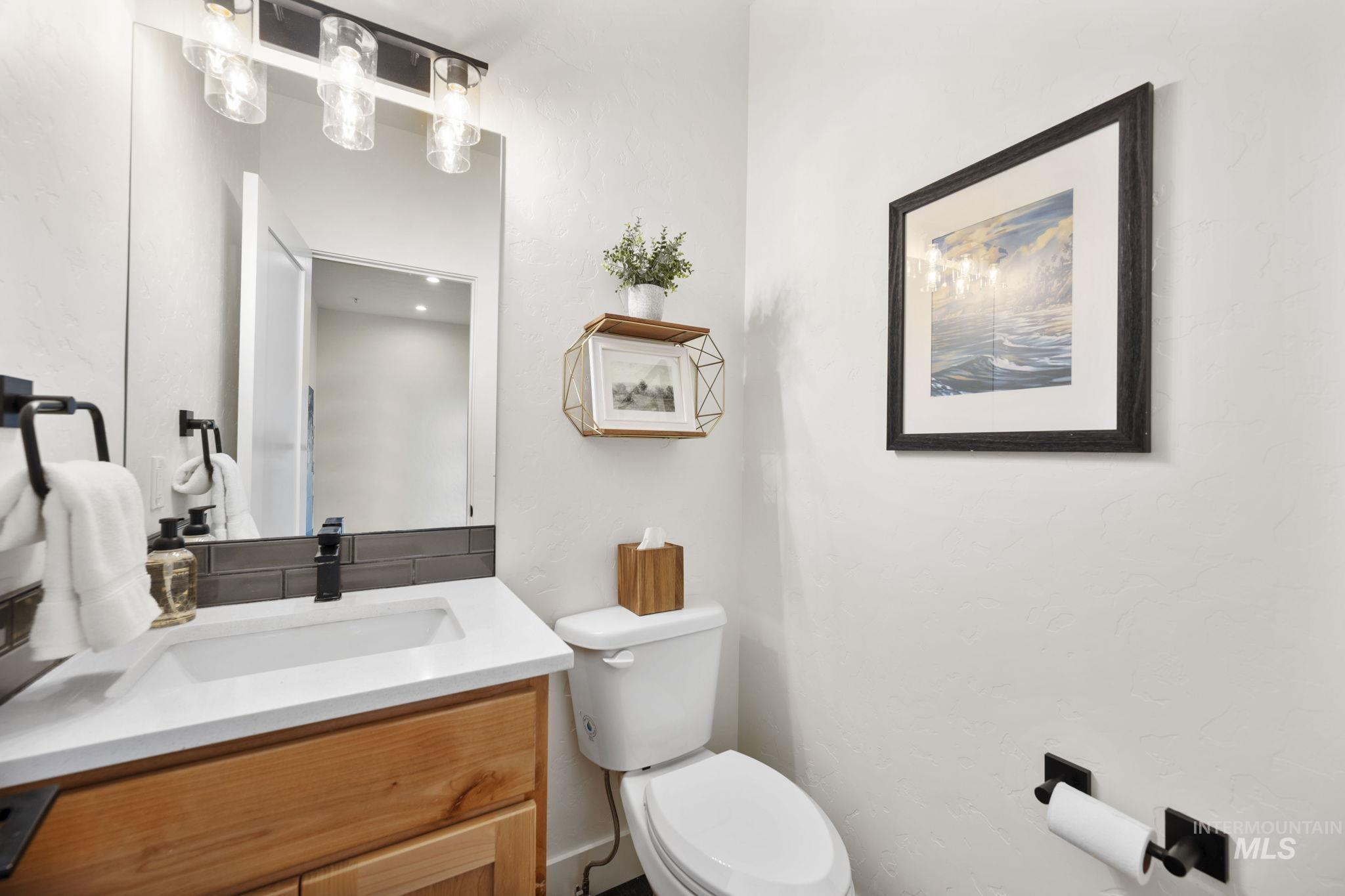 429 E Water Pocket Ln