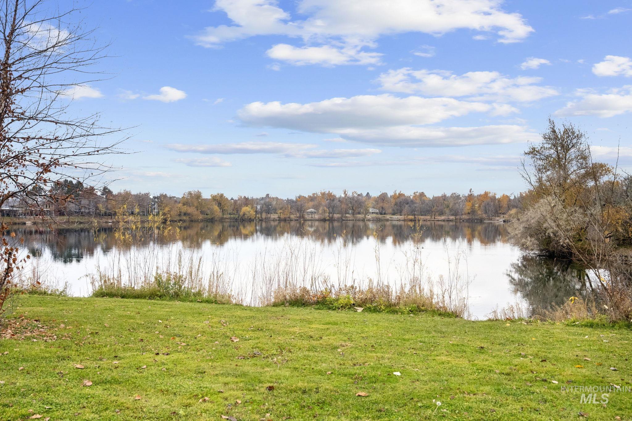 429 E Water Pocket Ln