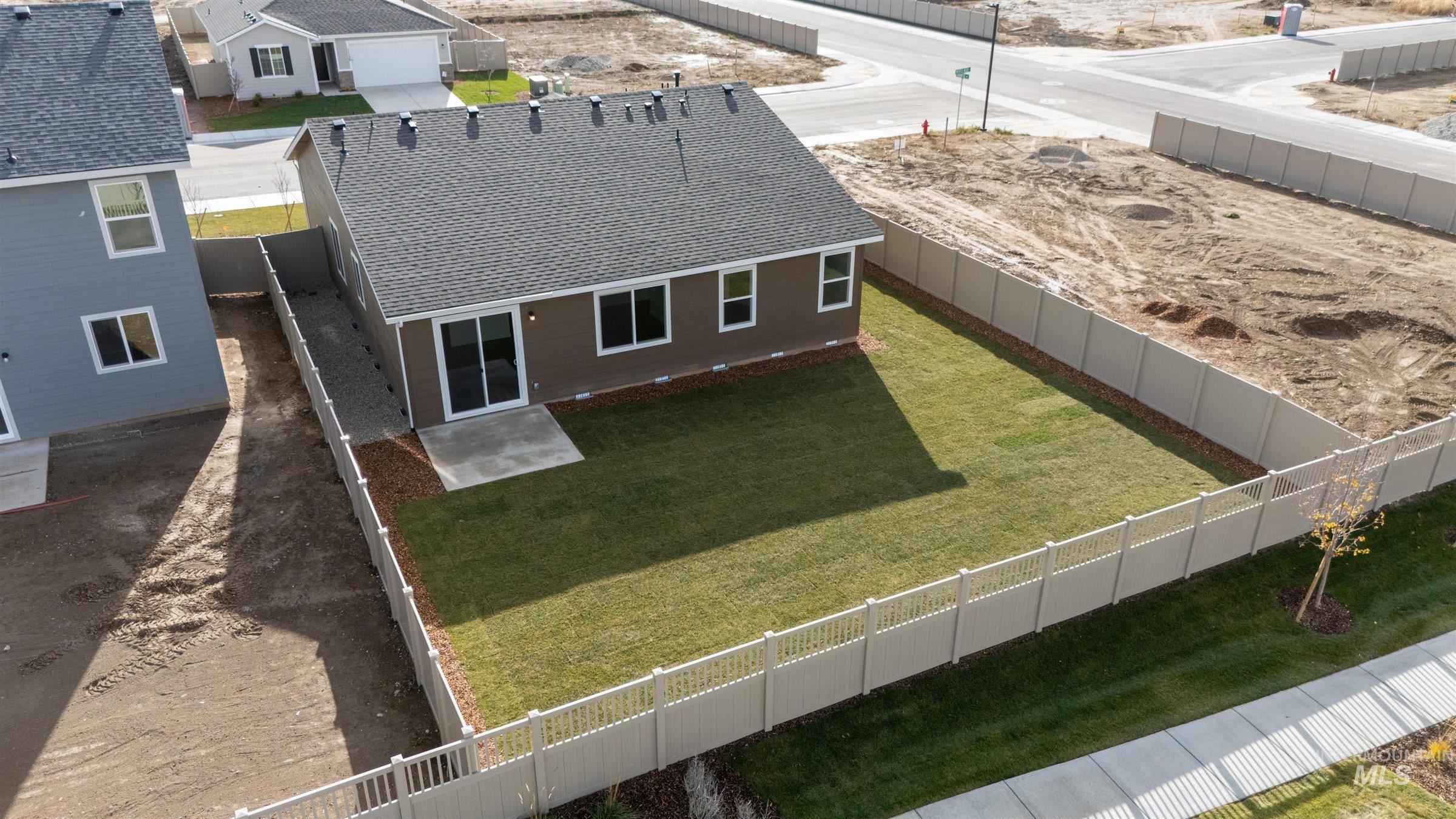 11118 Mountain Peak St