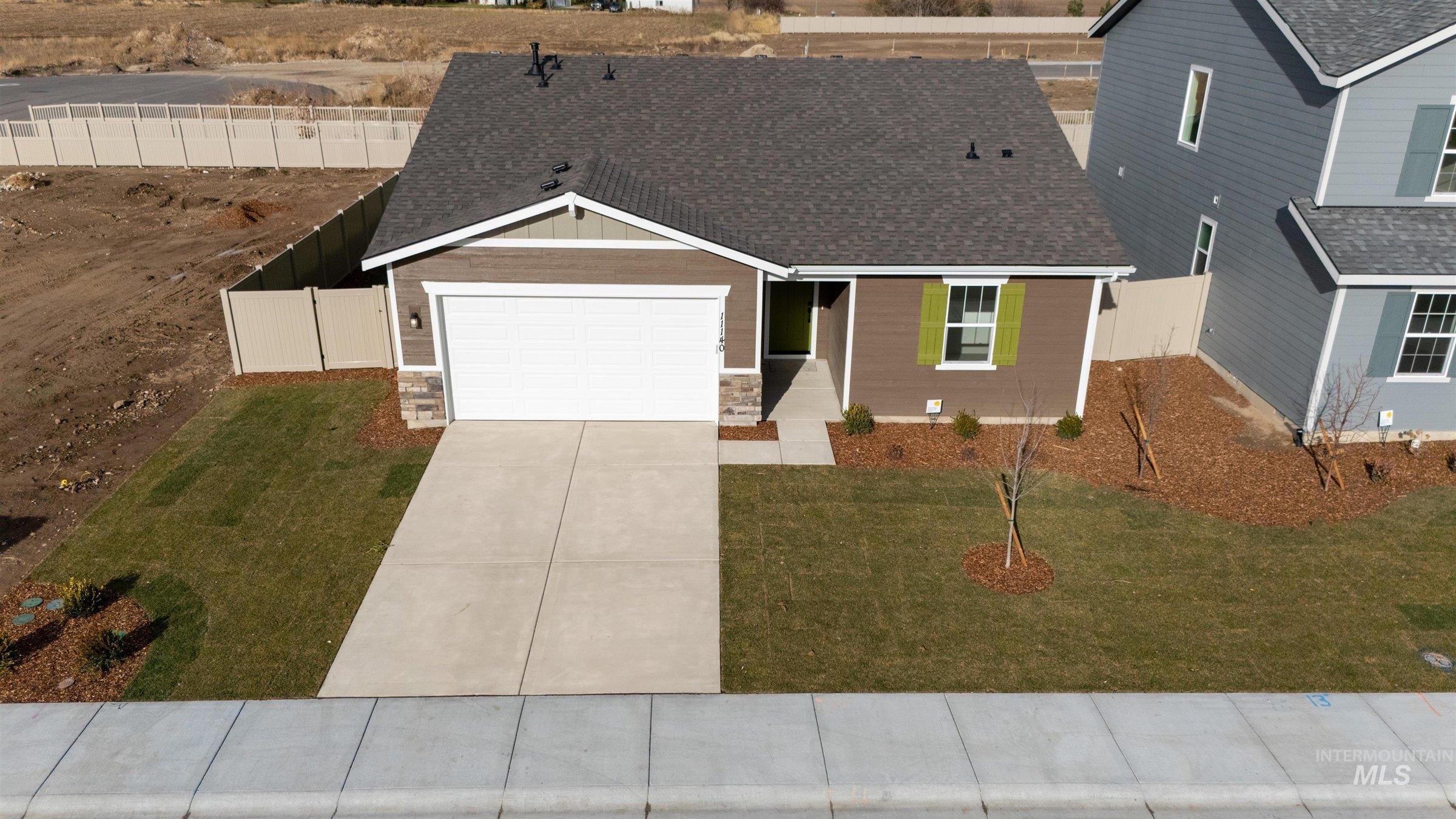 11118 Mountain Peak St