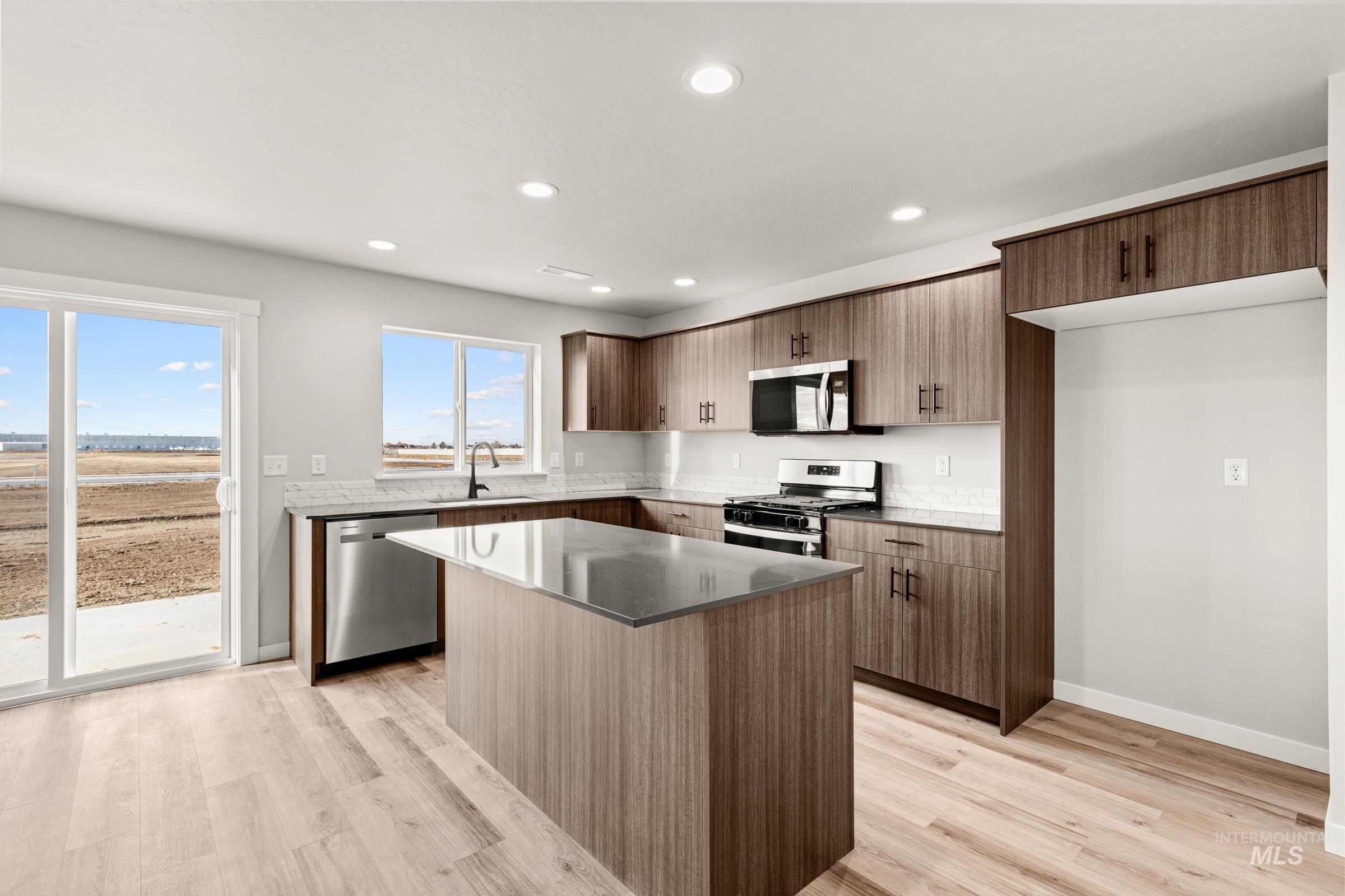 18447 N Sweet William Ave