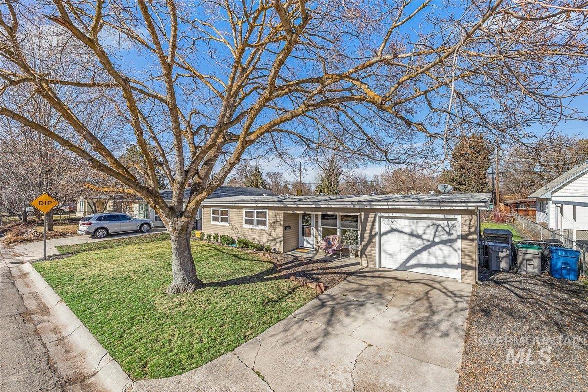 1910 W Lemhi St