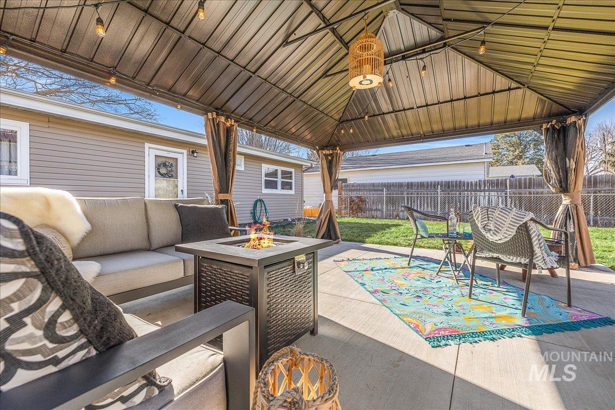 1910 W Lemhi St