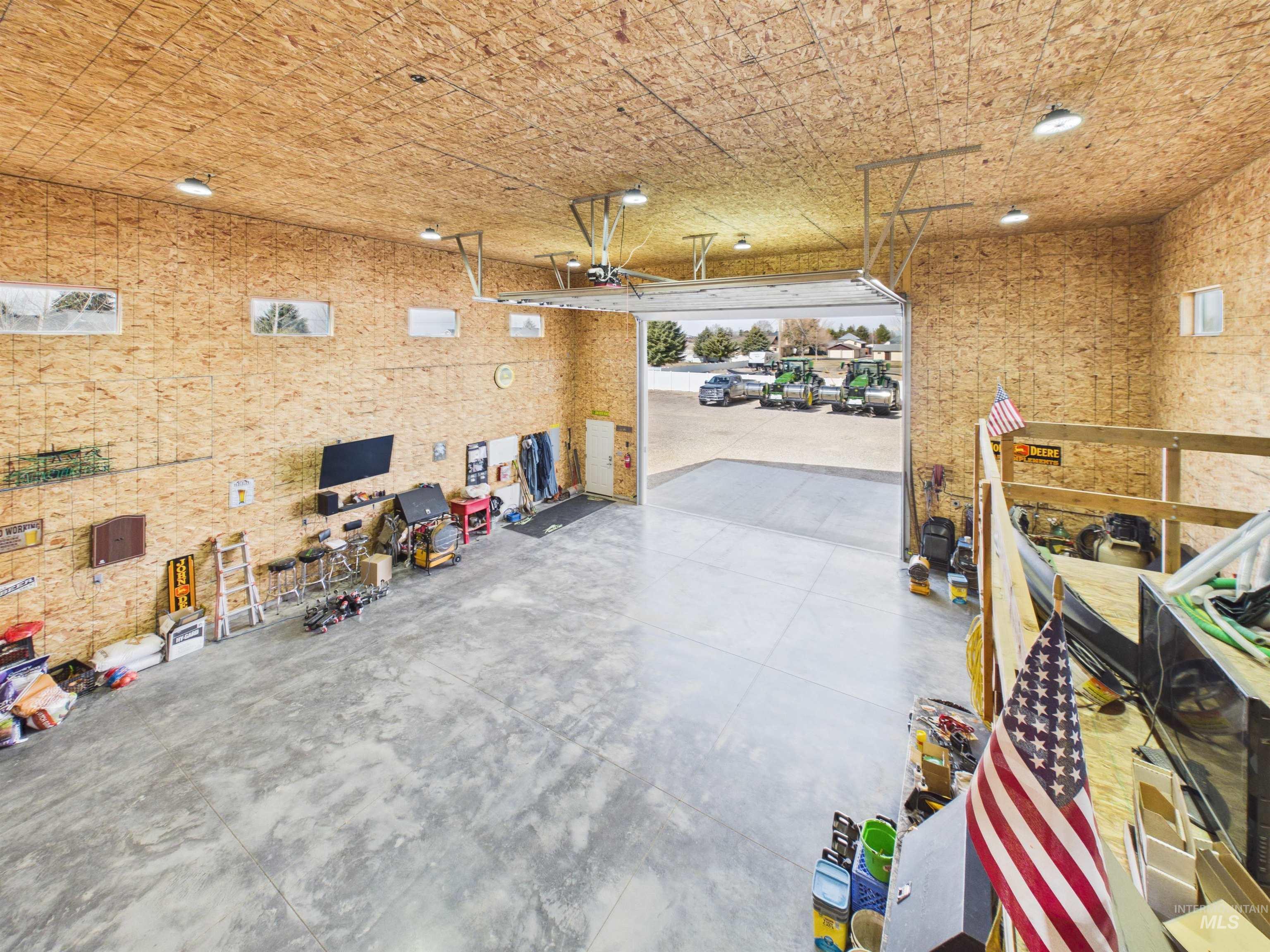 3449 Hiland Ave