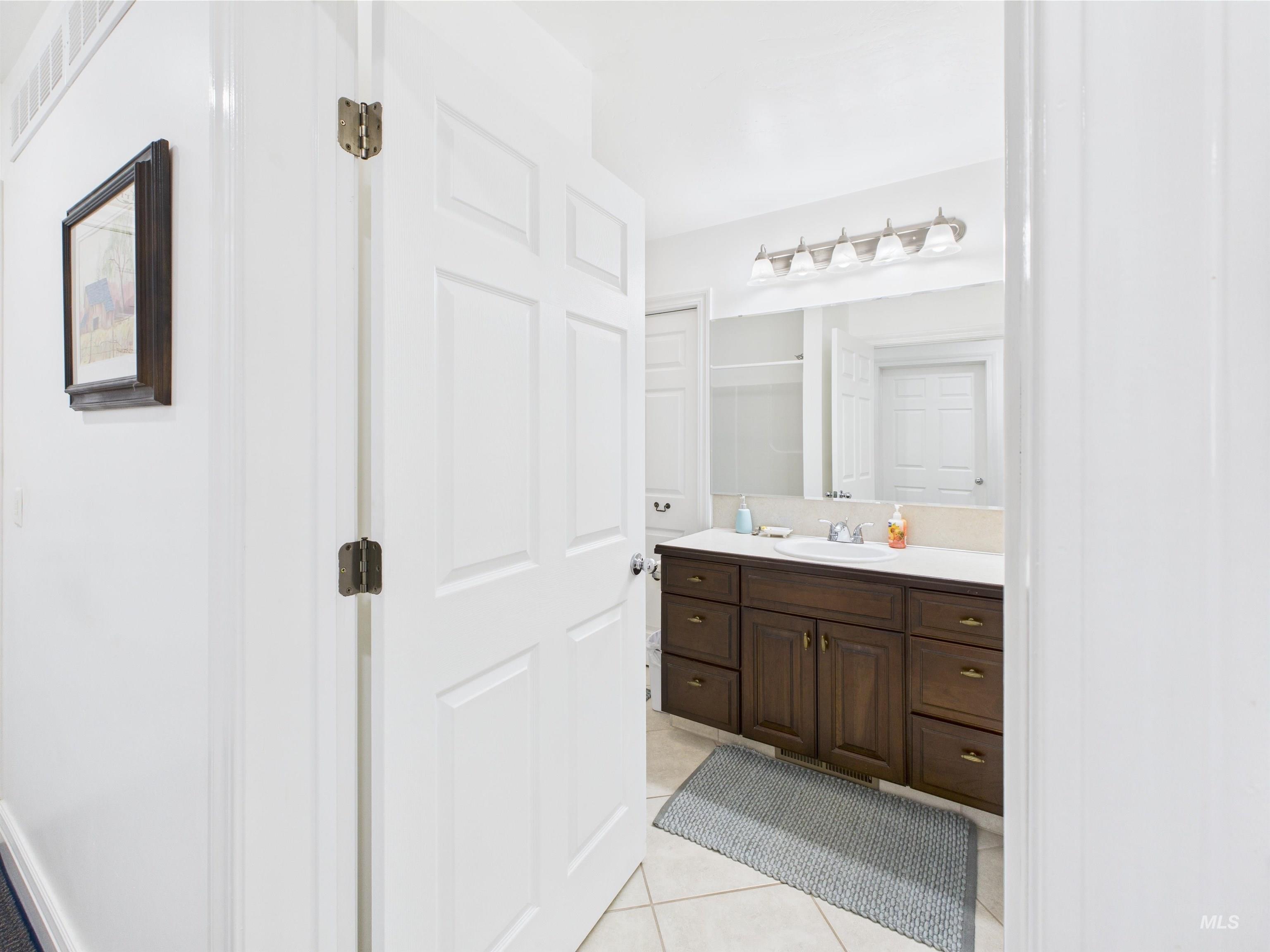 11 N 3rd West Street