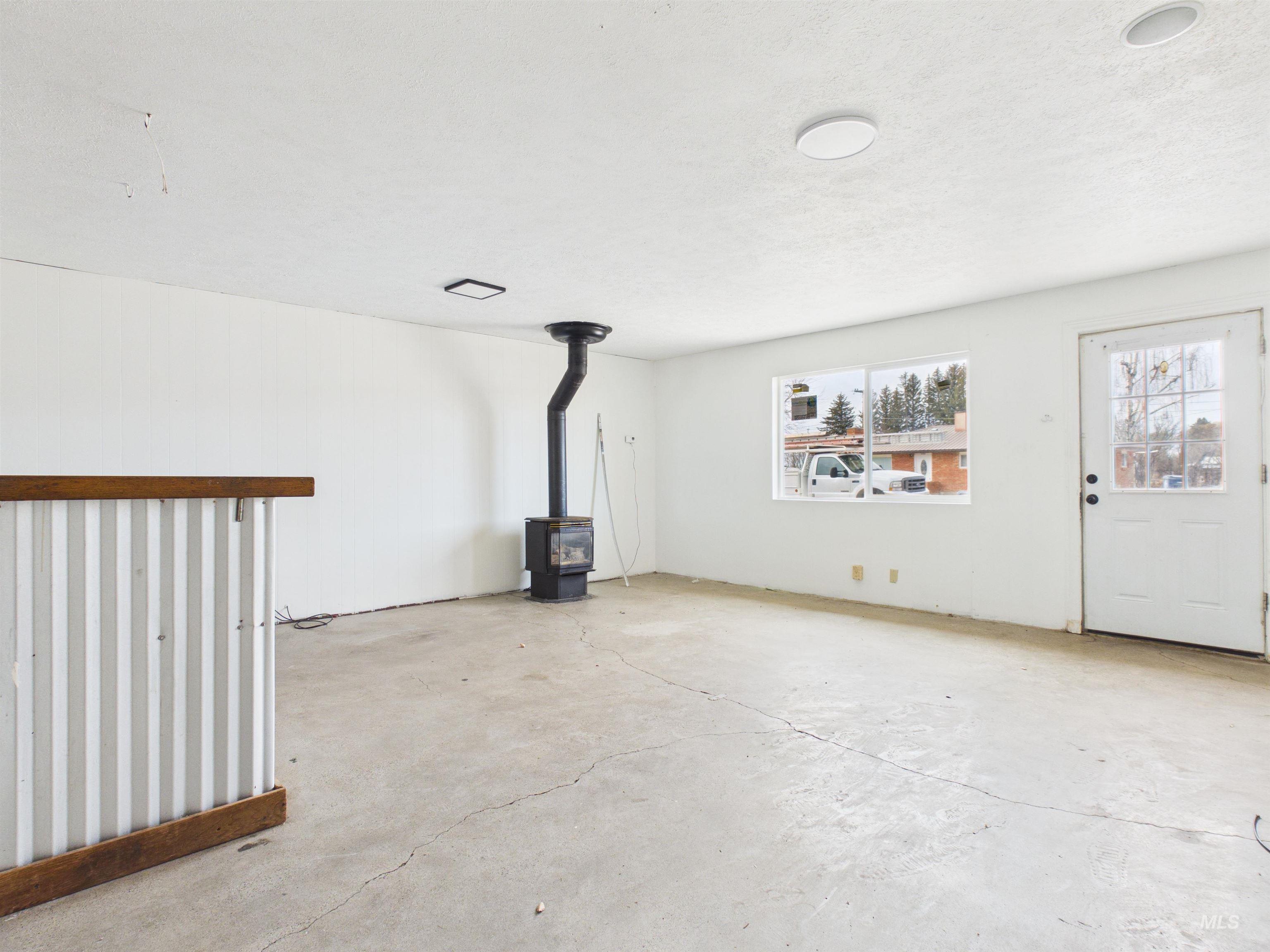810 S D St.