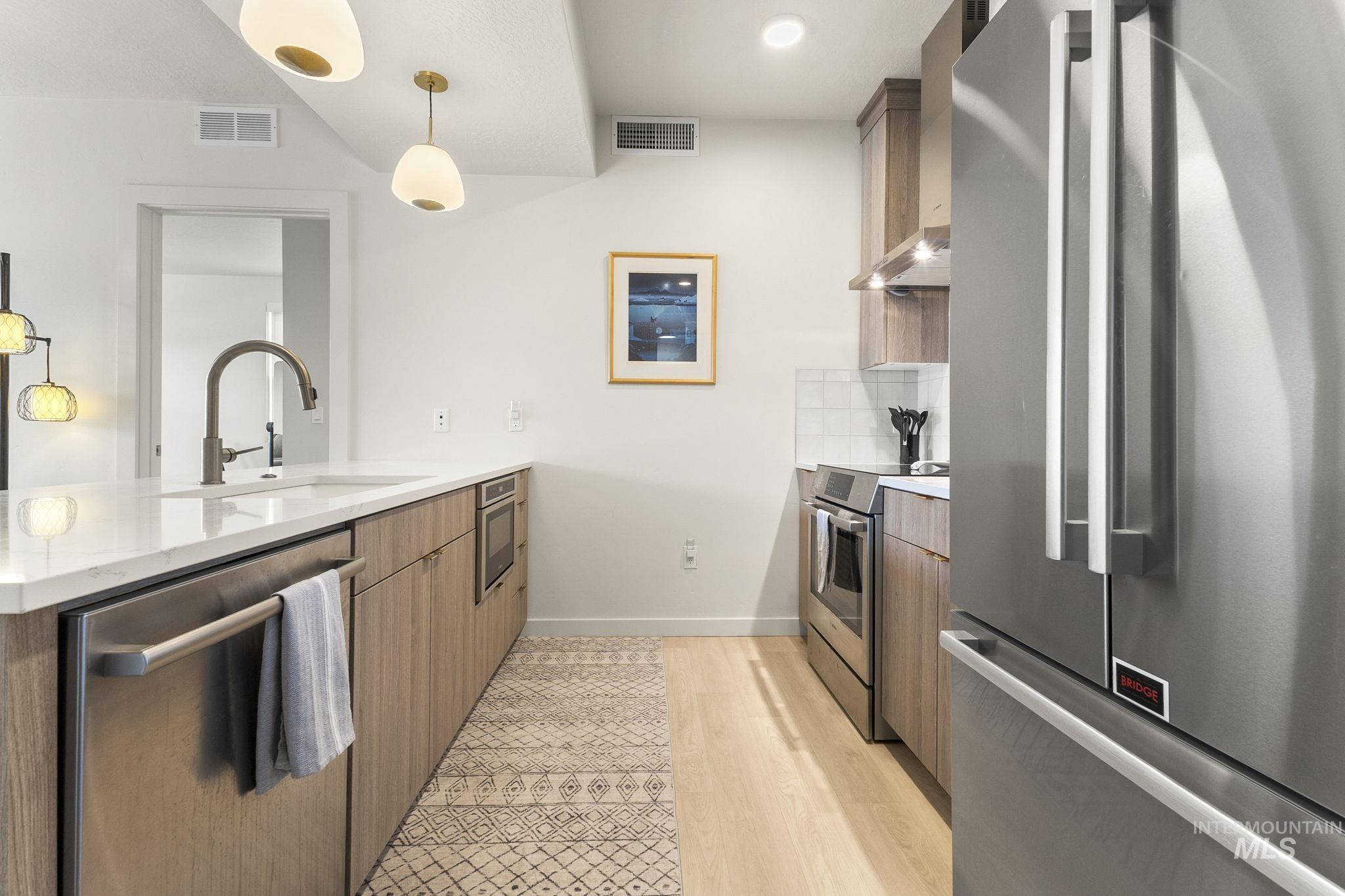 4184 E Haystack St Unit: 206