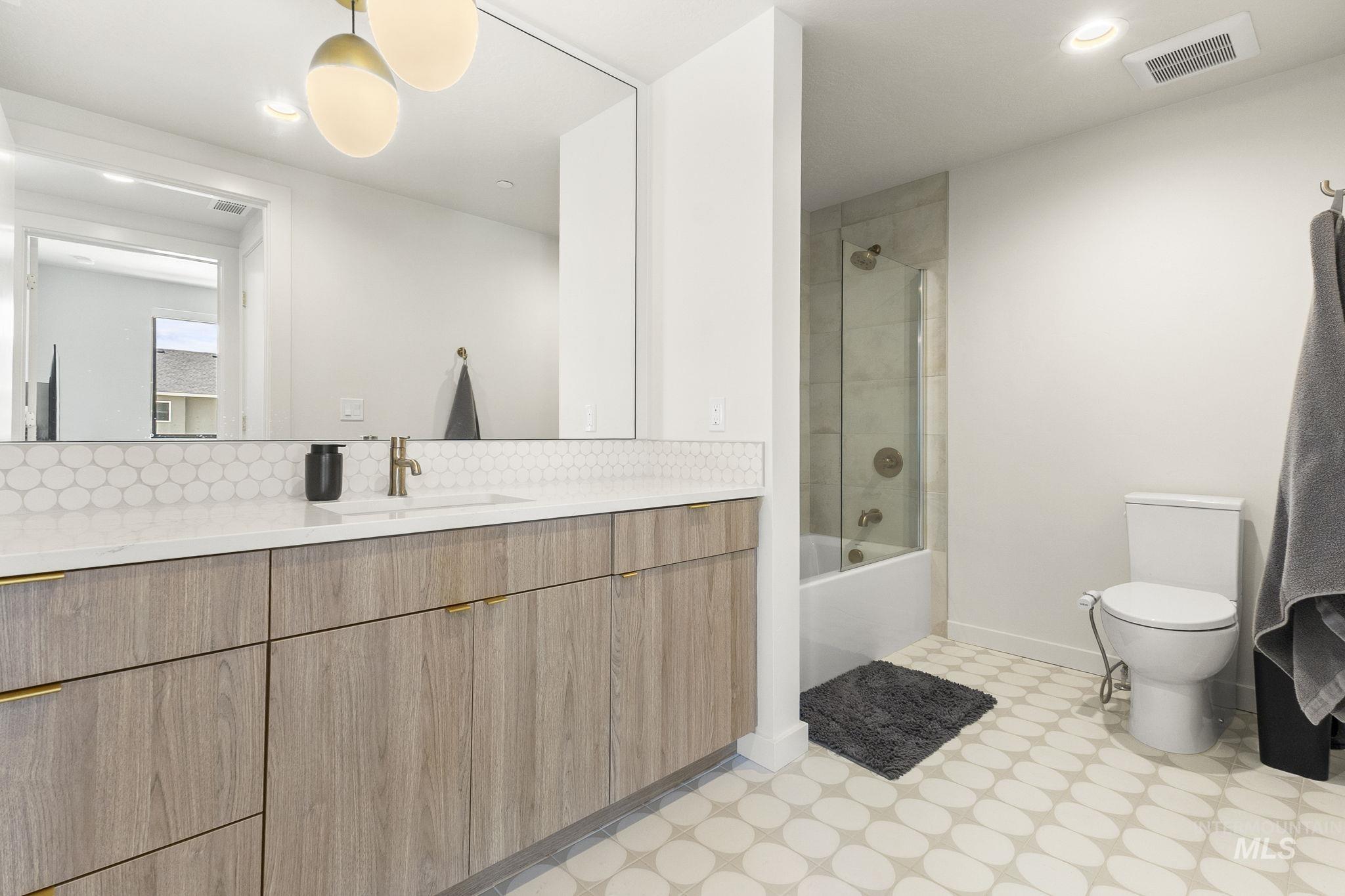 4184 E Haystack St Unit: 206