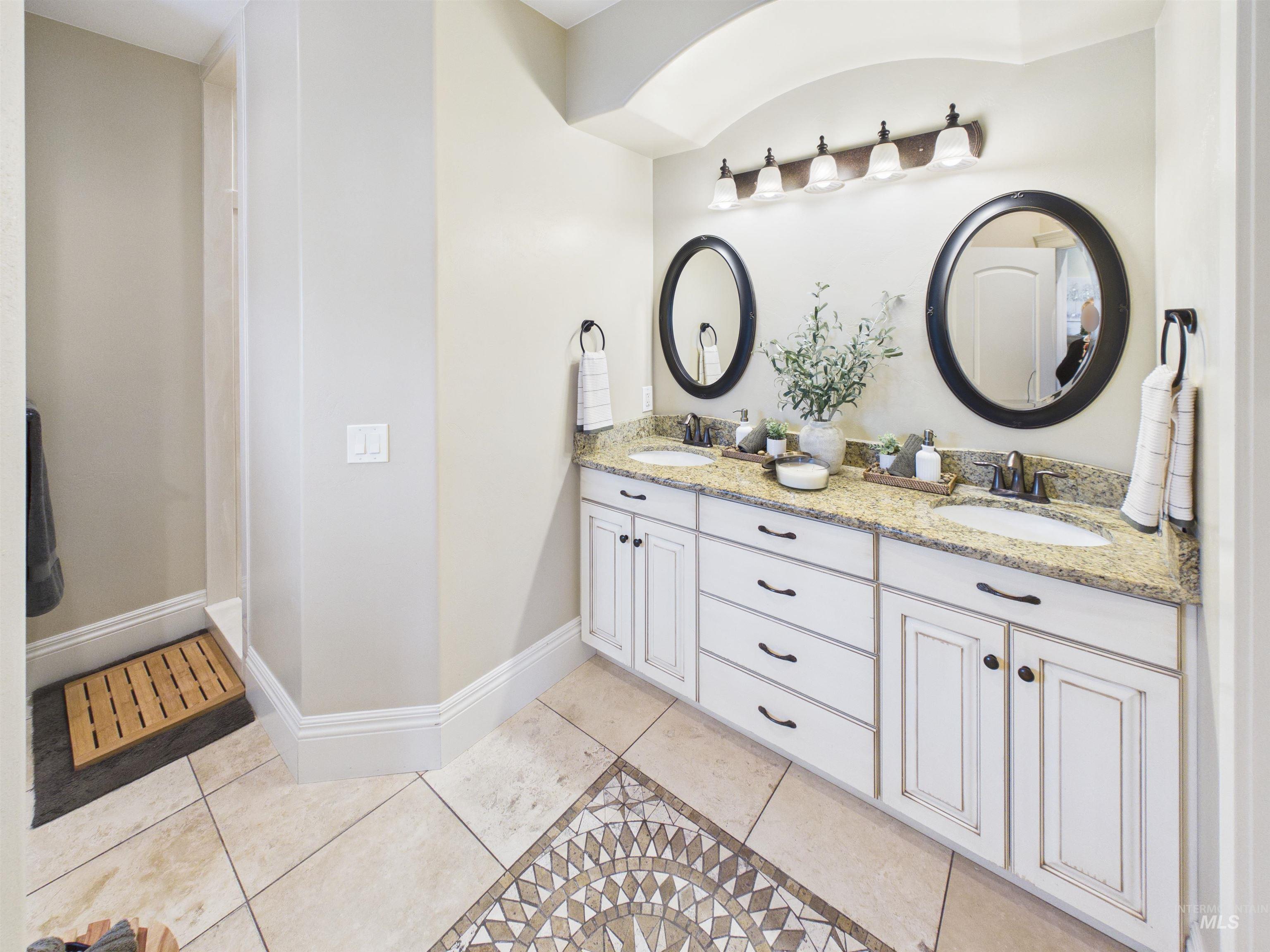 20 W 218 S