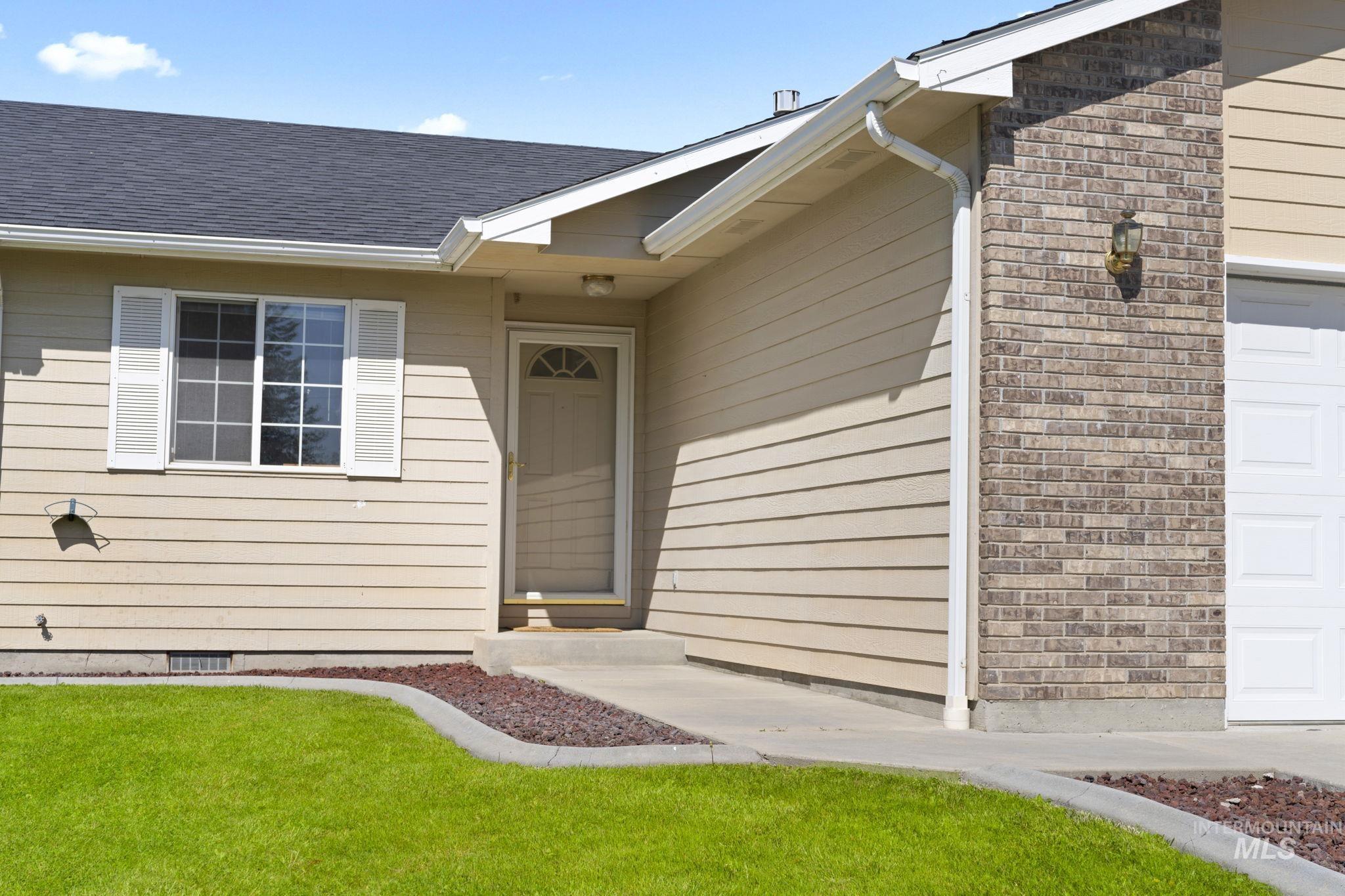 3114 Sunridge Dr