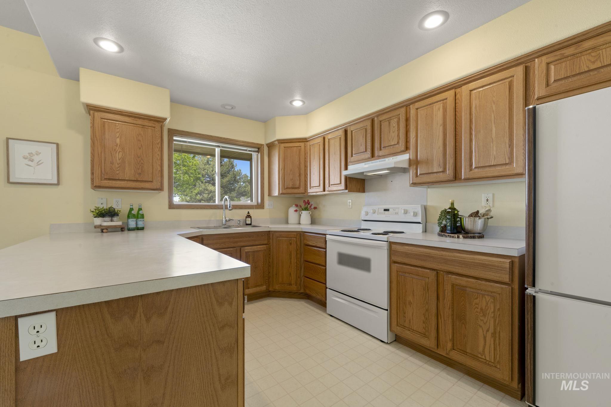 3114 Sunridge Dr
