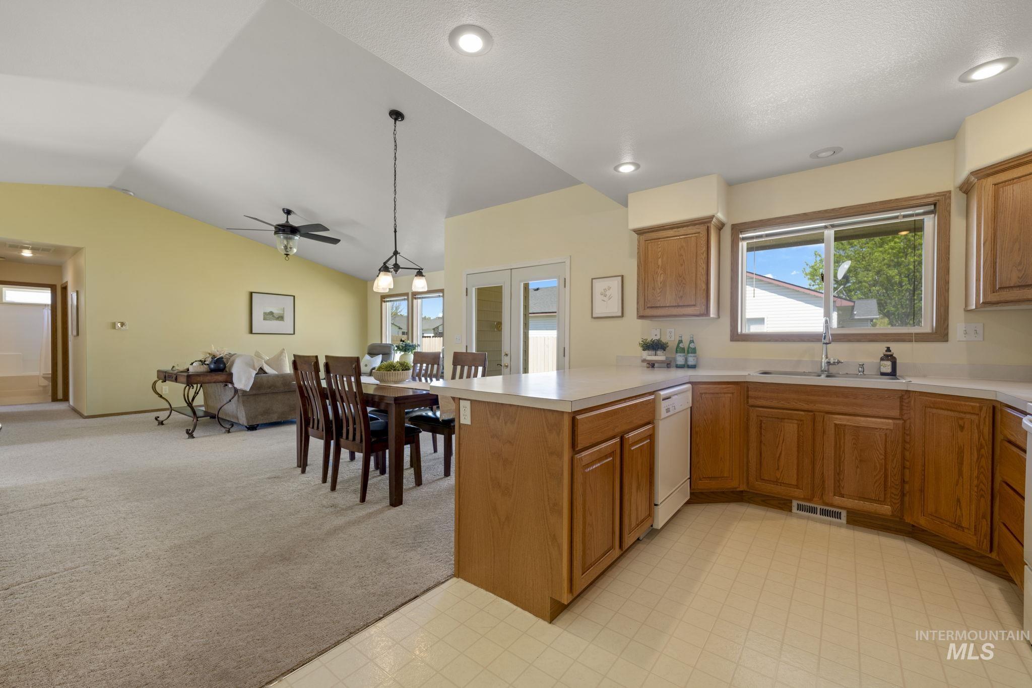 3114 Sunridge Dr