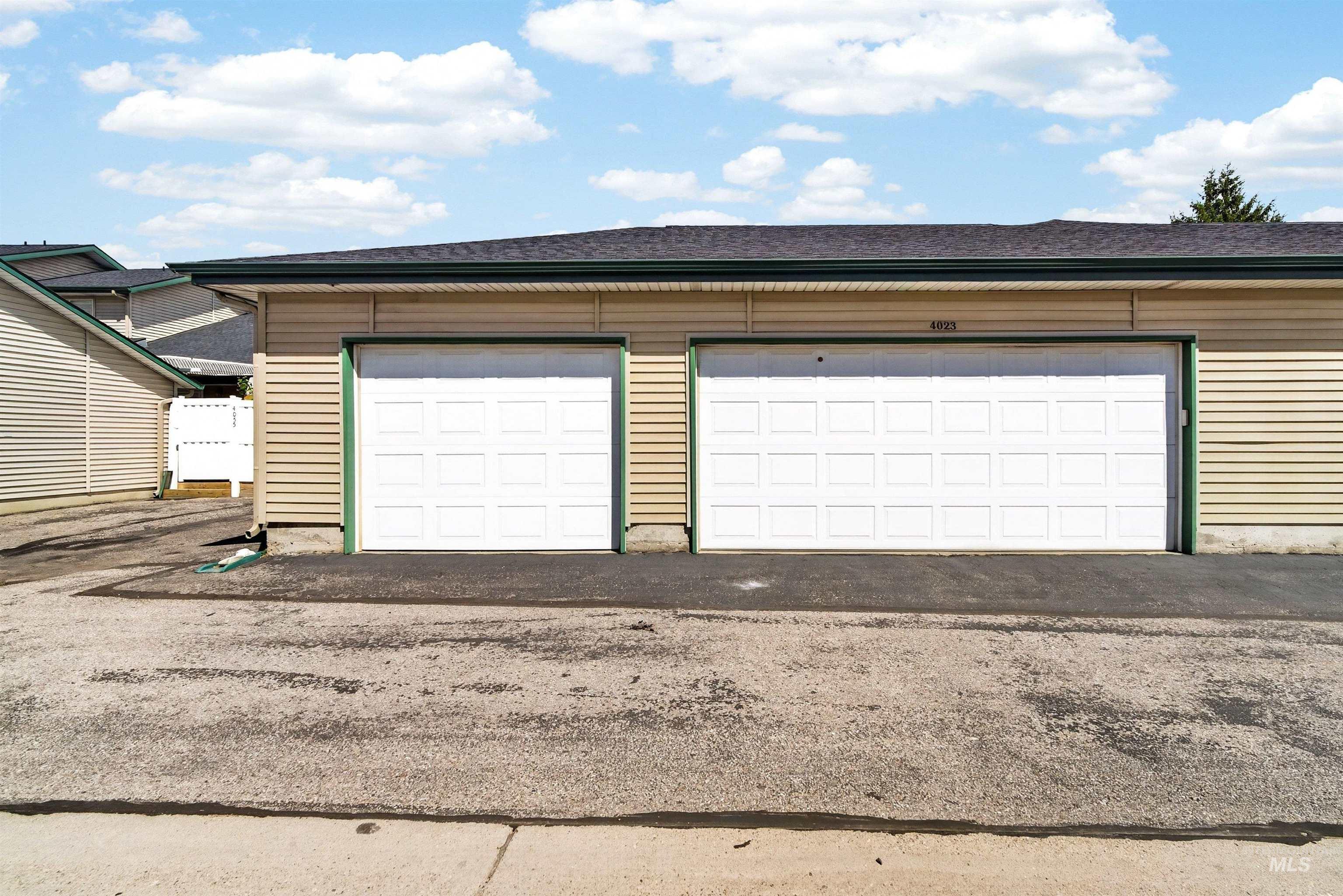 4023 N Bayou Lane