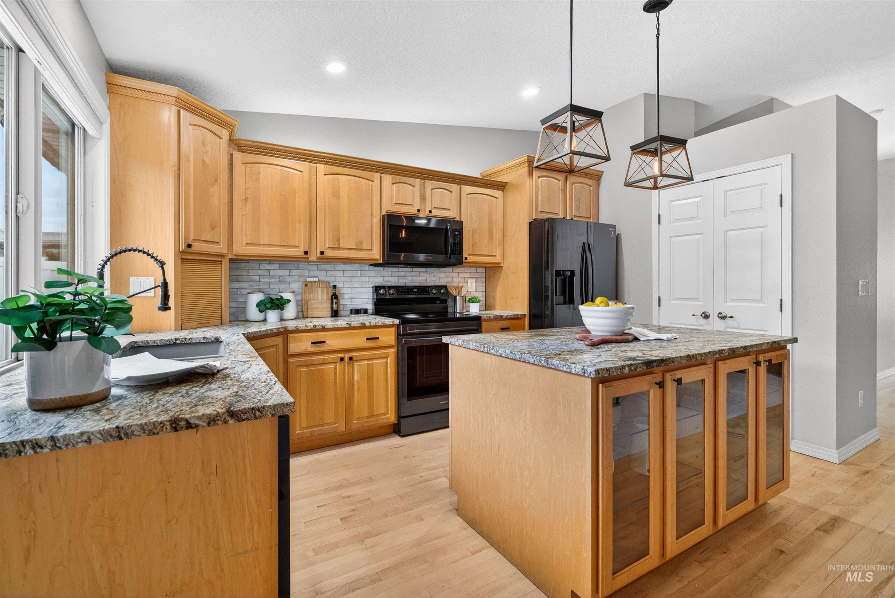 4023 N Bayou Lane