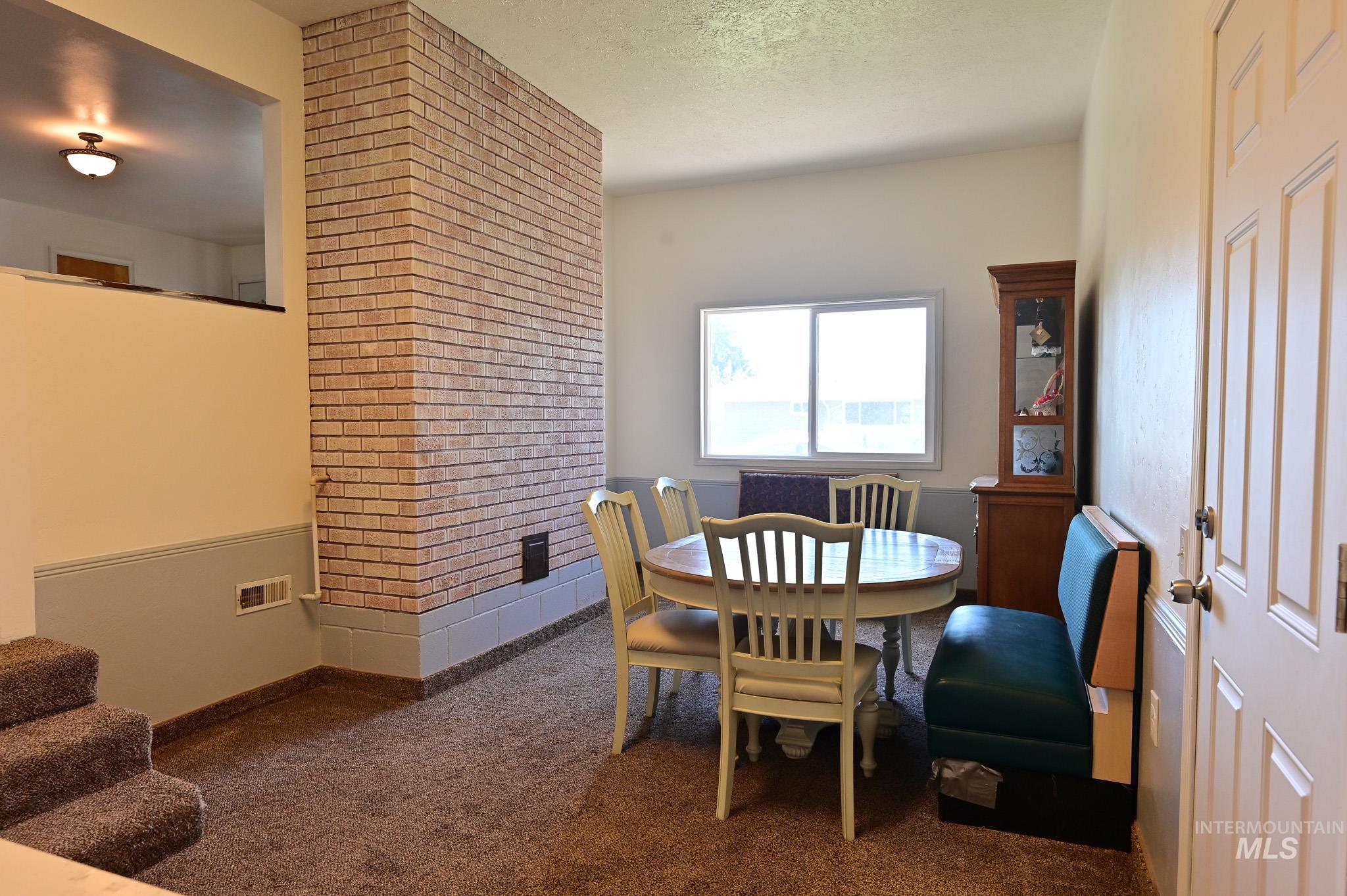 408 W Lincoln