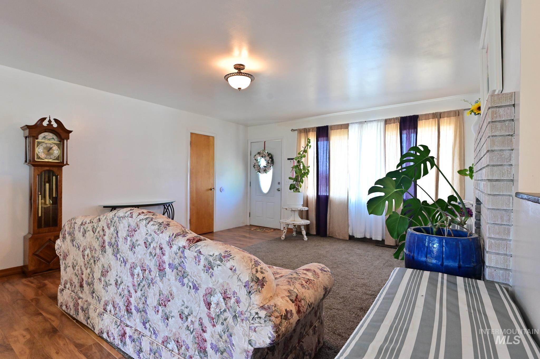 408 W Lincoln