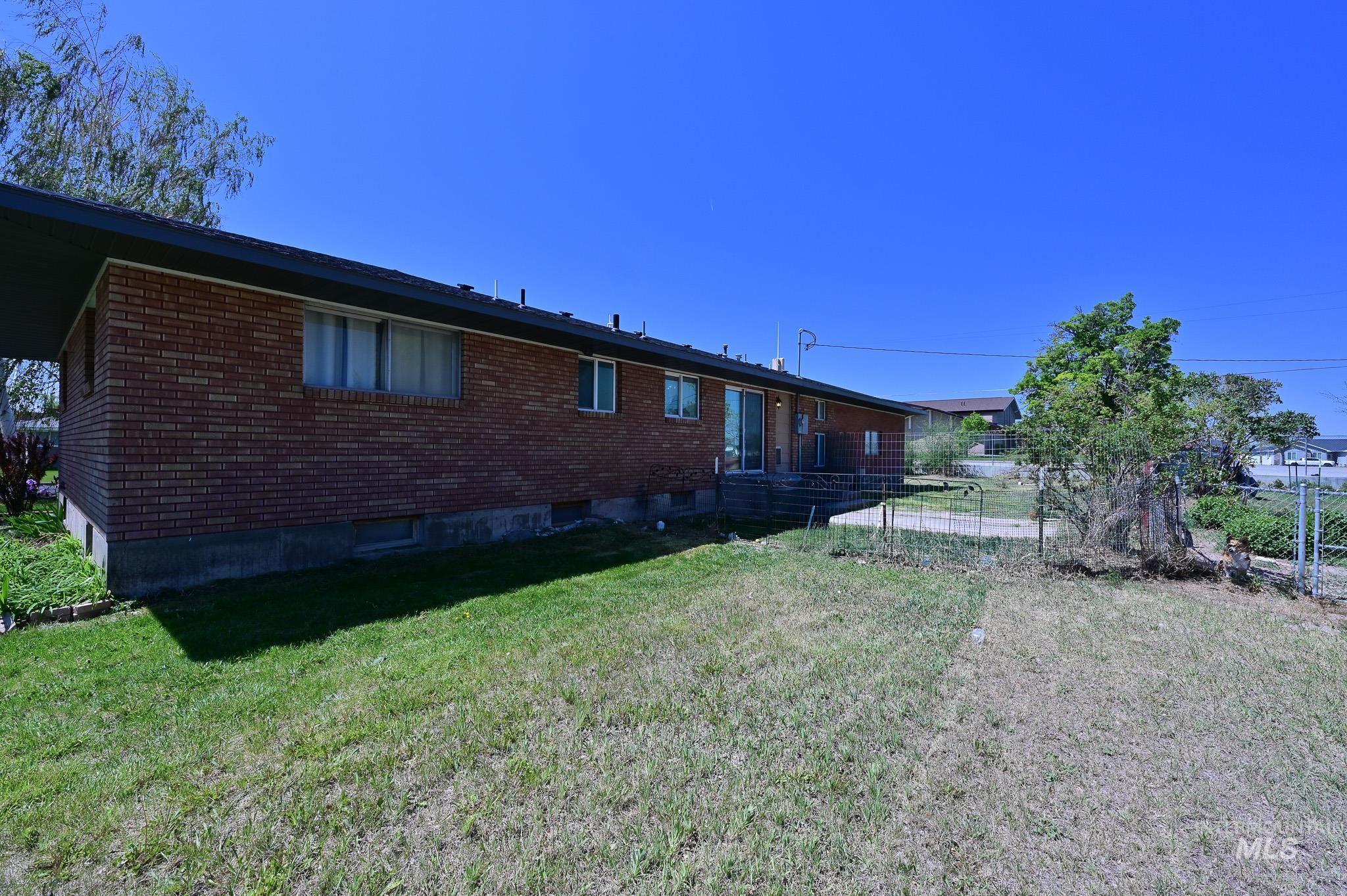 408 W Lincoln