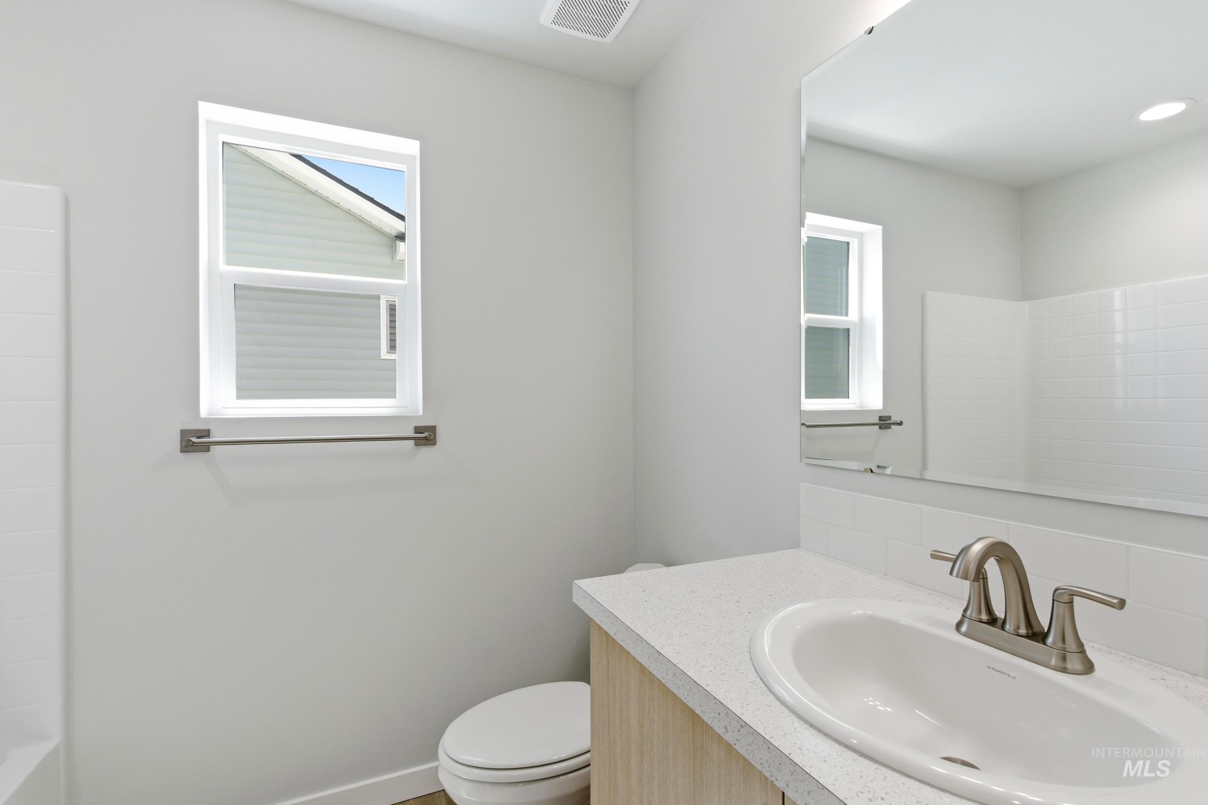 2382 W Fallon Lp
