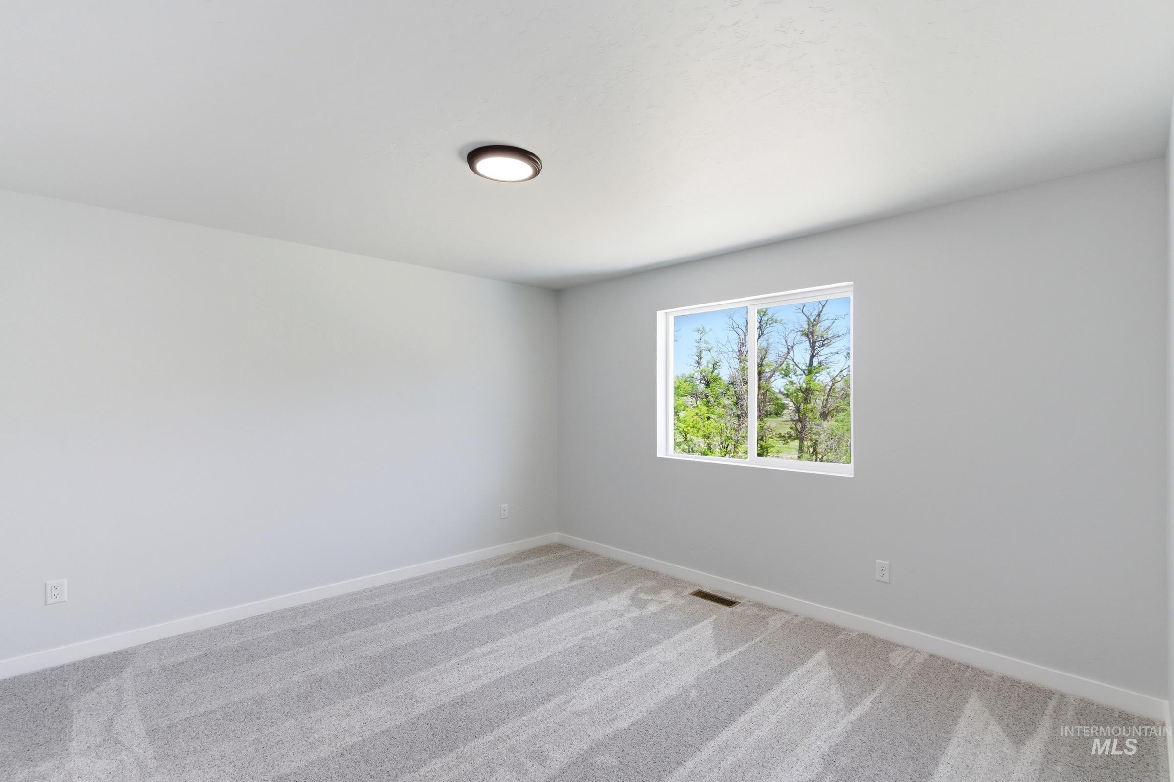 2382 W Fallon Lp