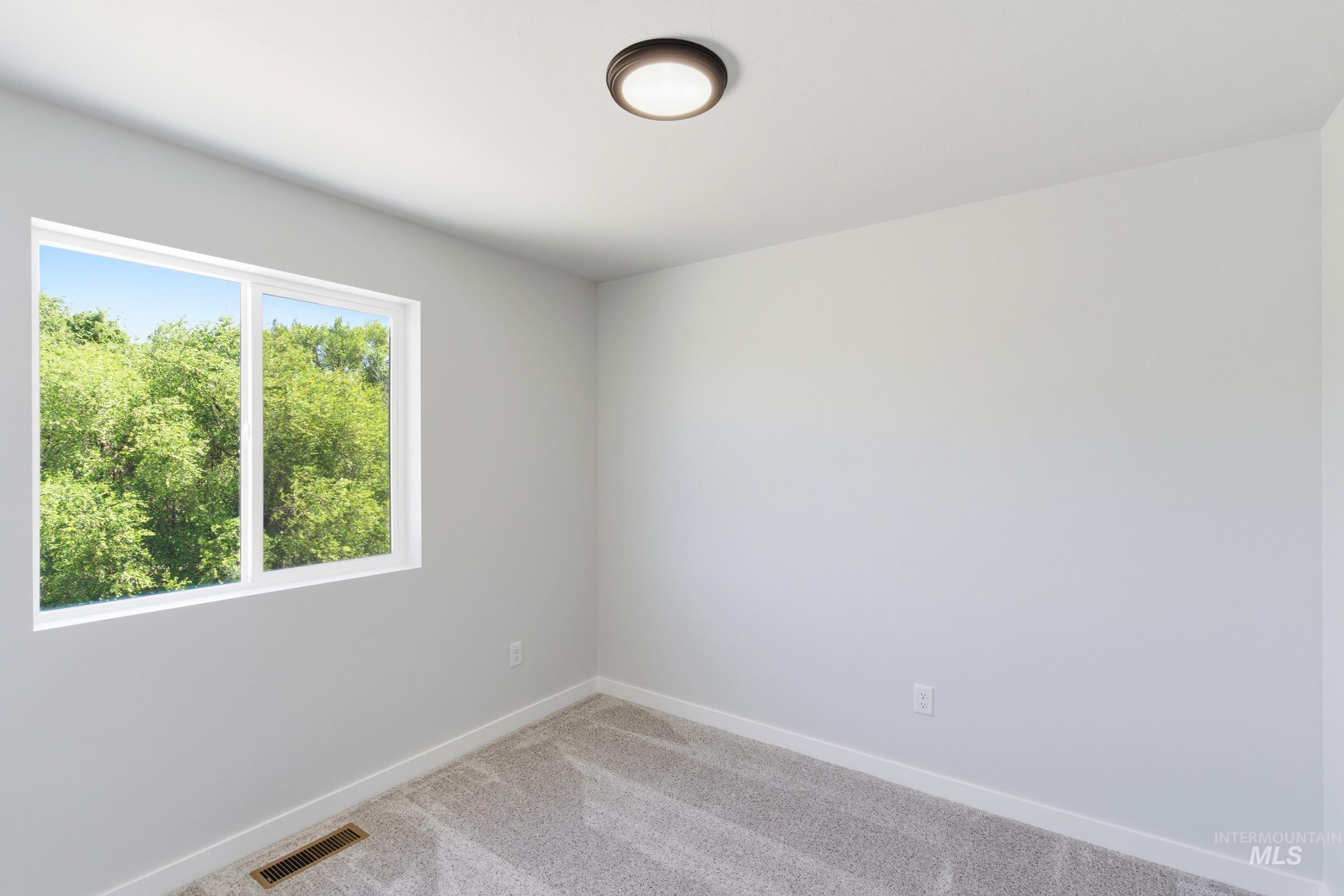 2382 W Fallon Lp