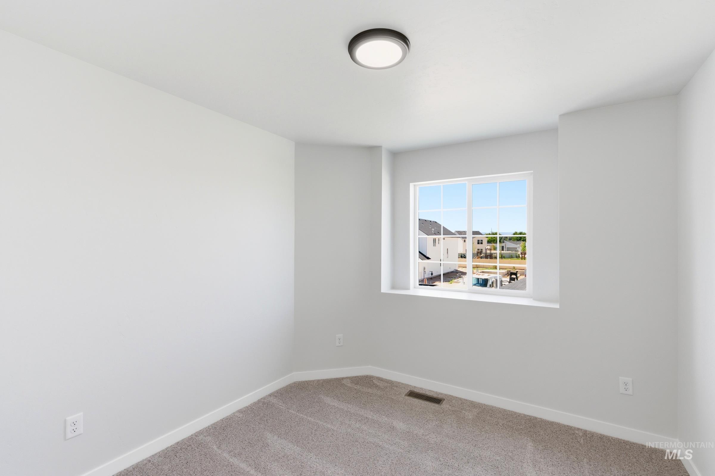 2382 W Fallon Lp