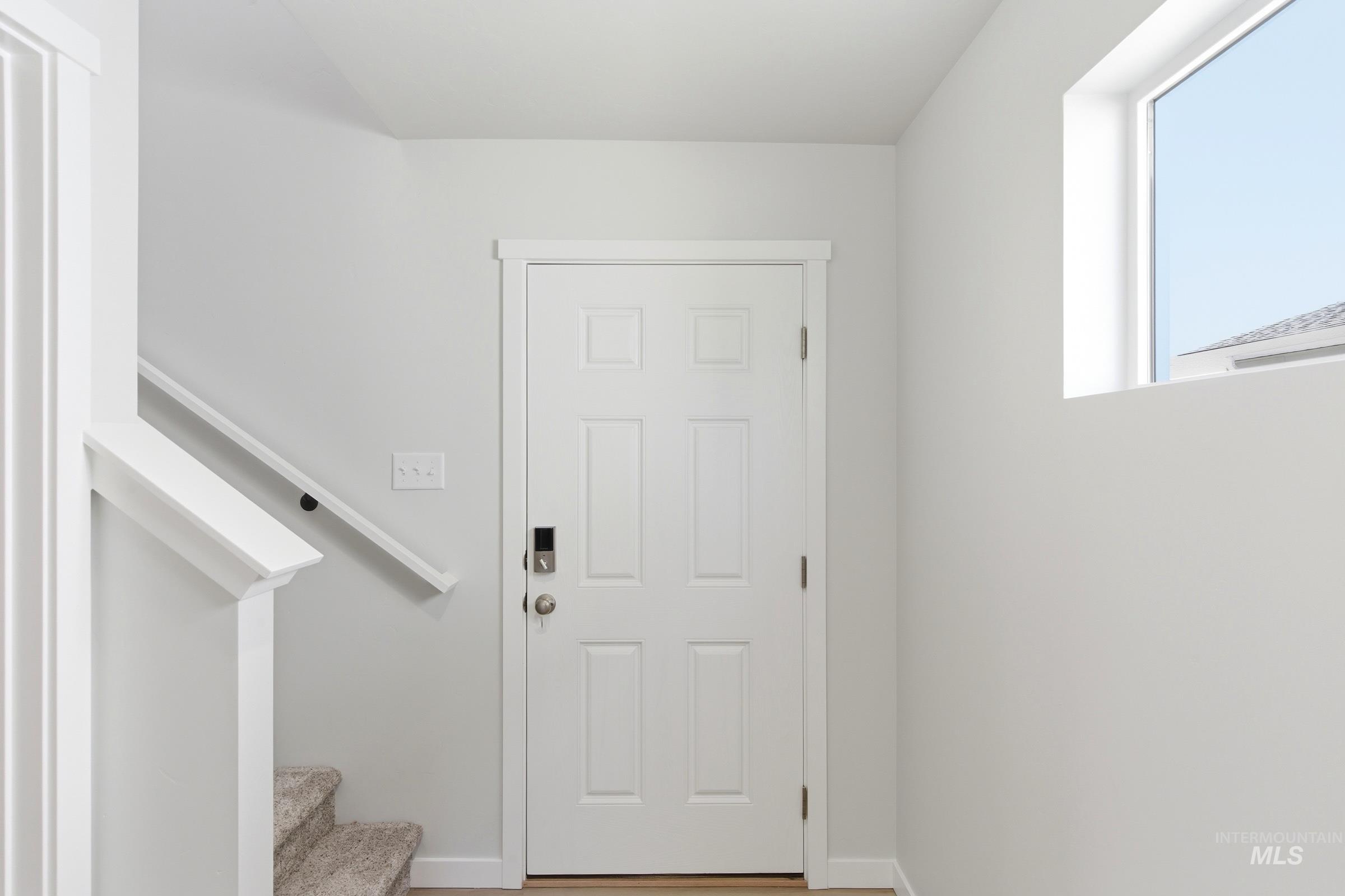 2382 W Fallon Lp