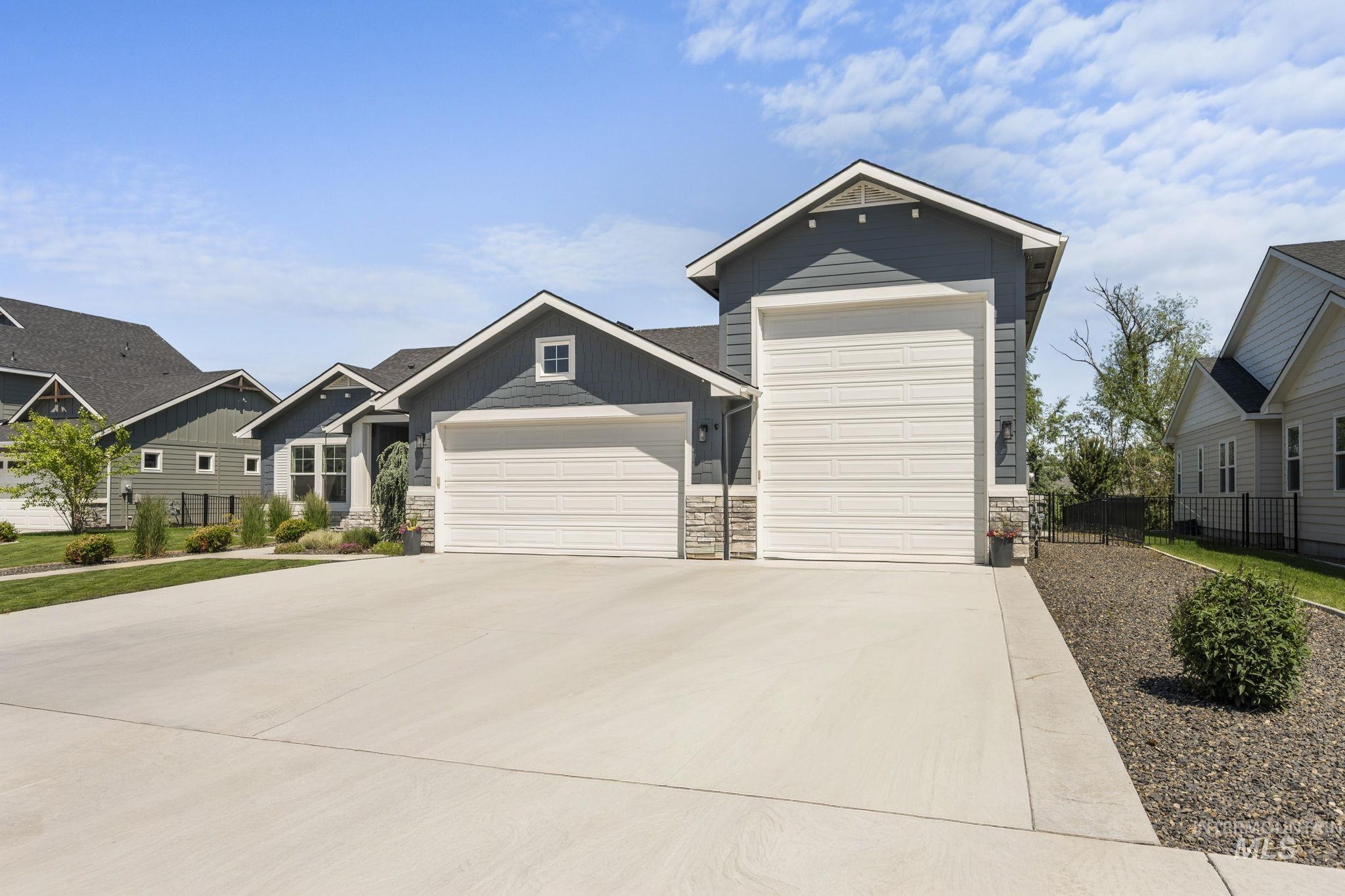 6360 Chateau Ct