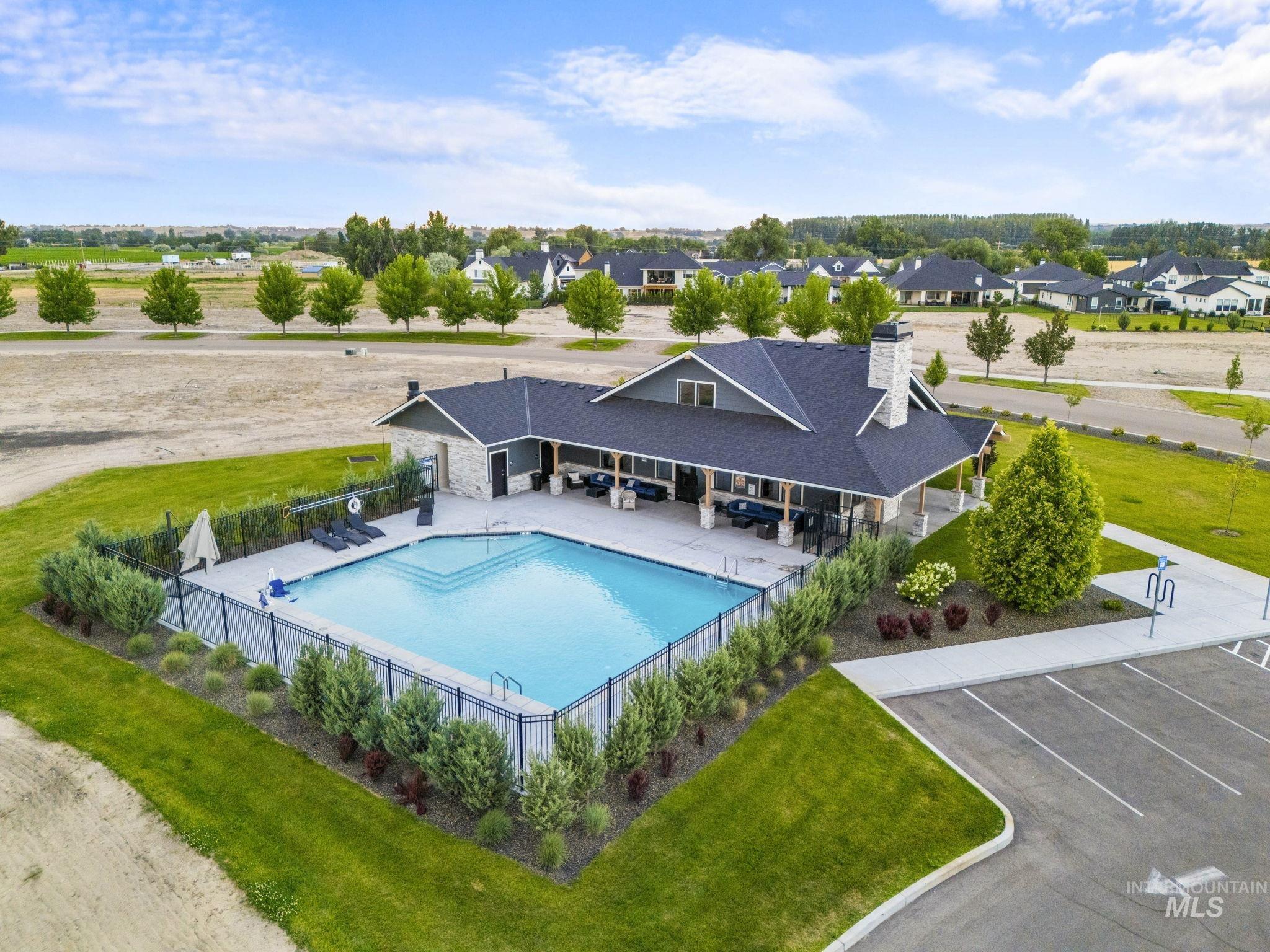 6360 Chateau Ct