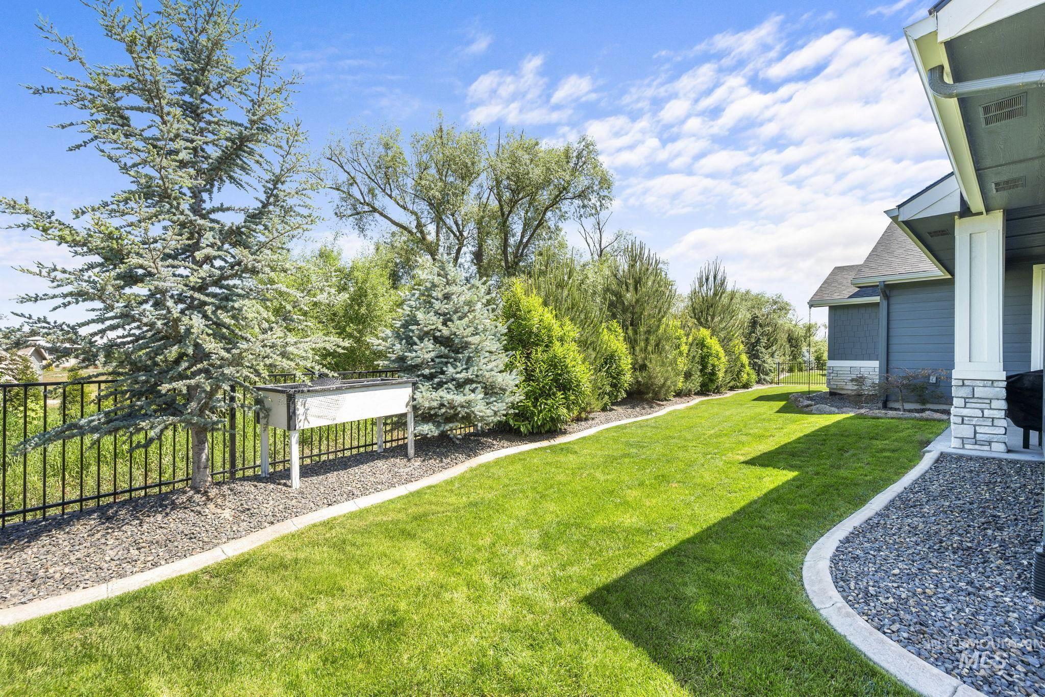 6360 Chateau Ct