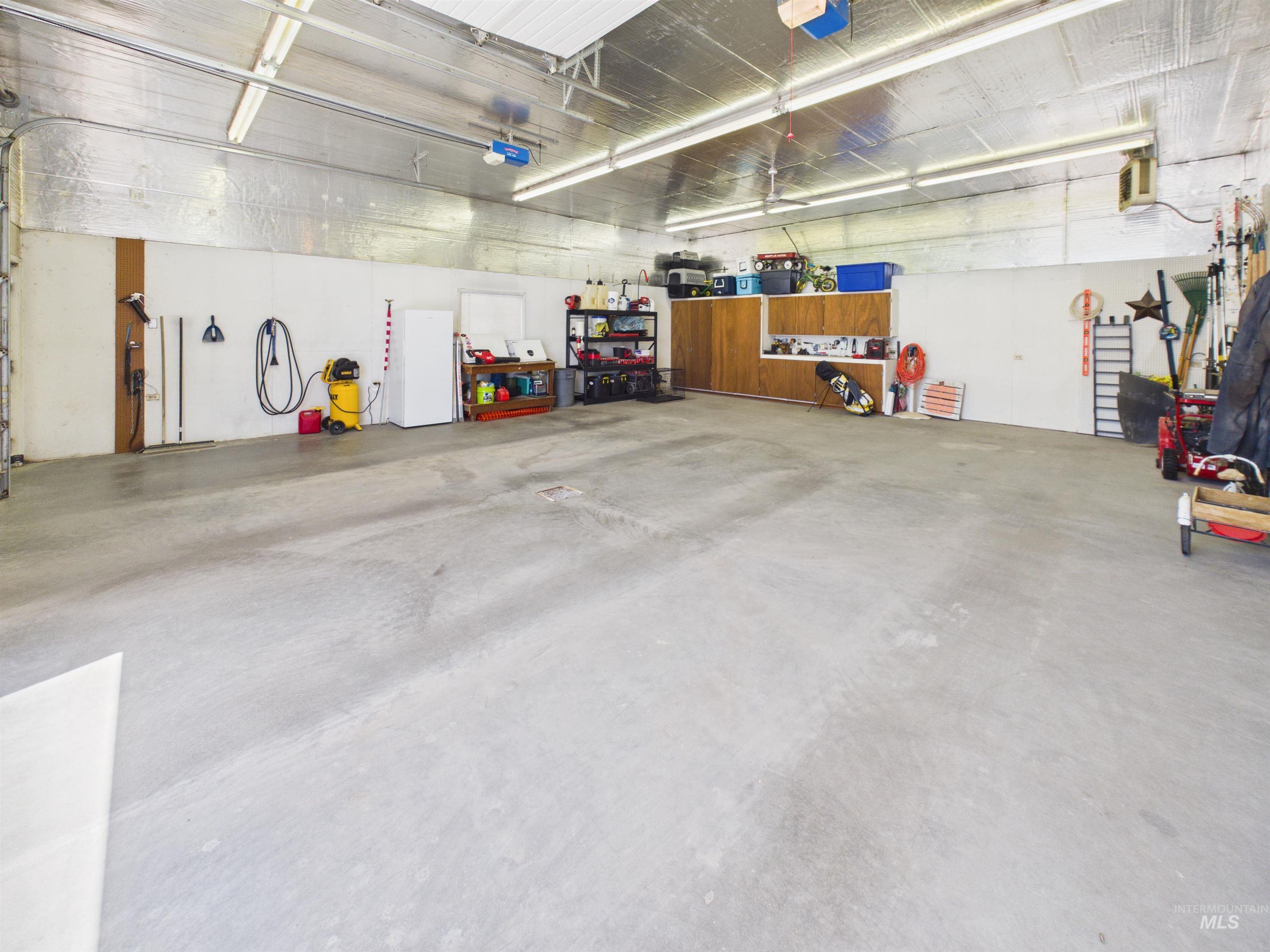 253 N 700 West