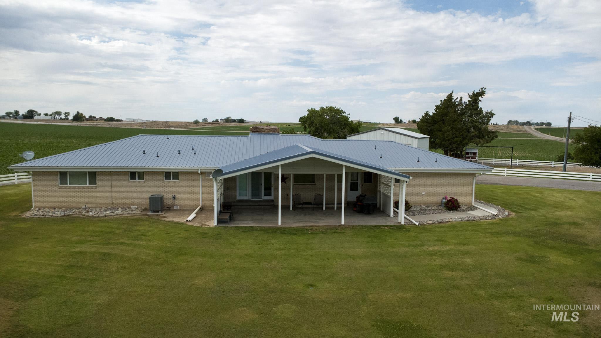 253 N 700 West