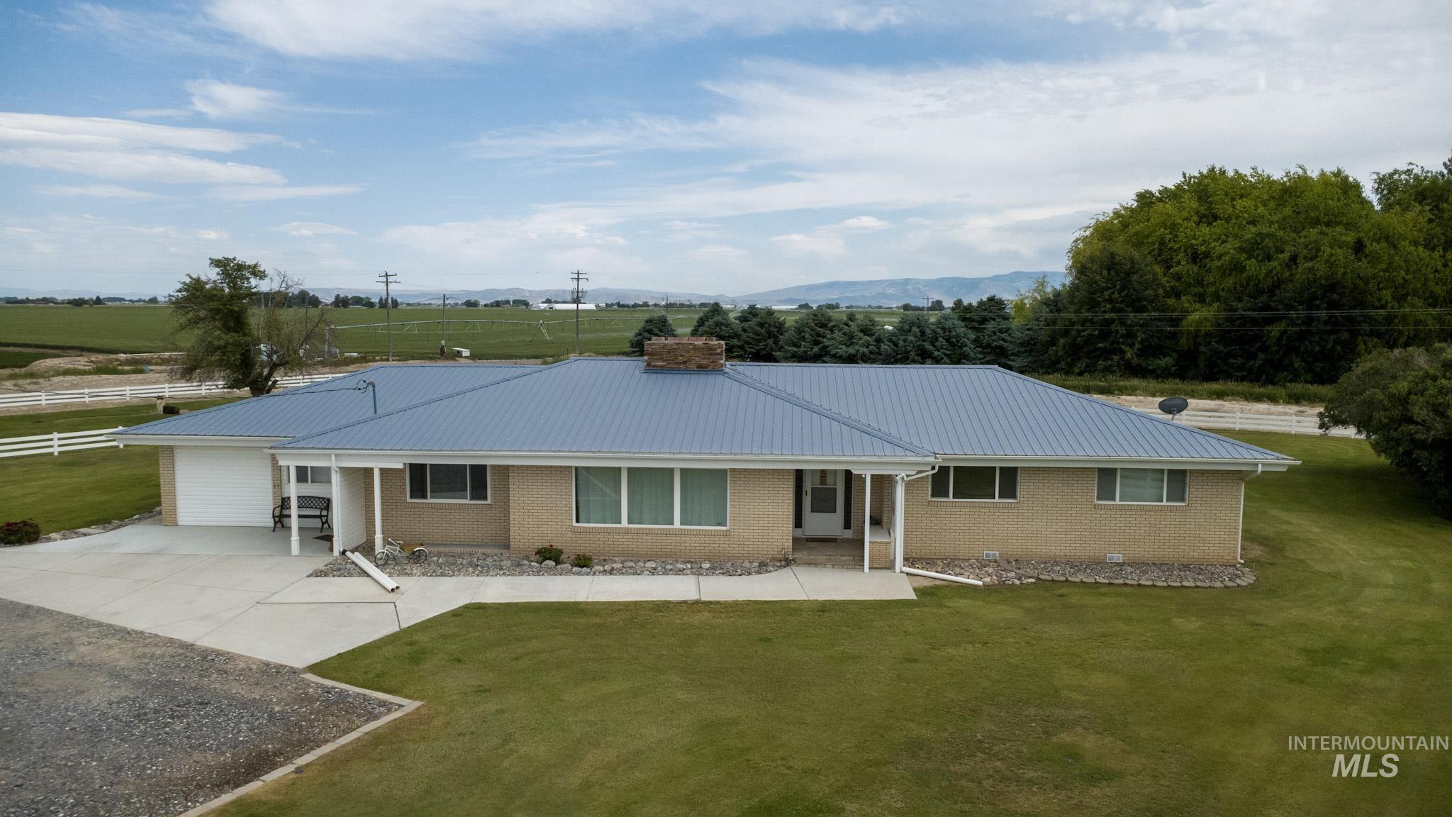 253 N 700 West