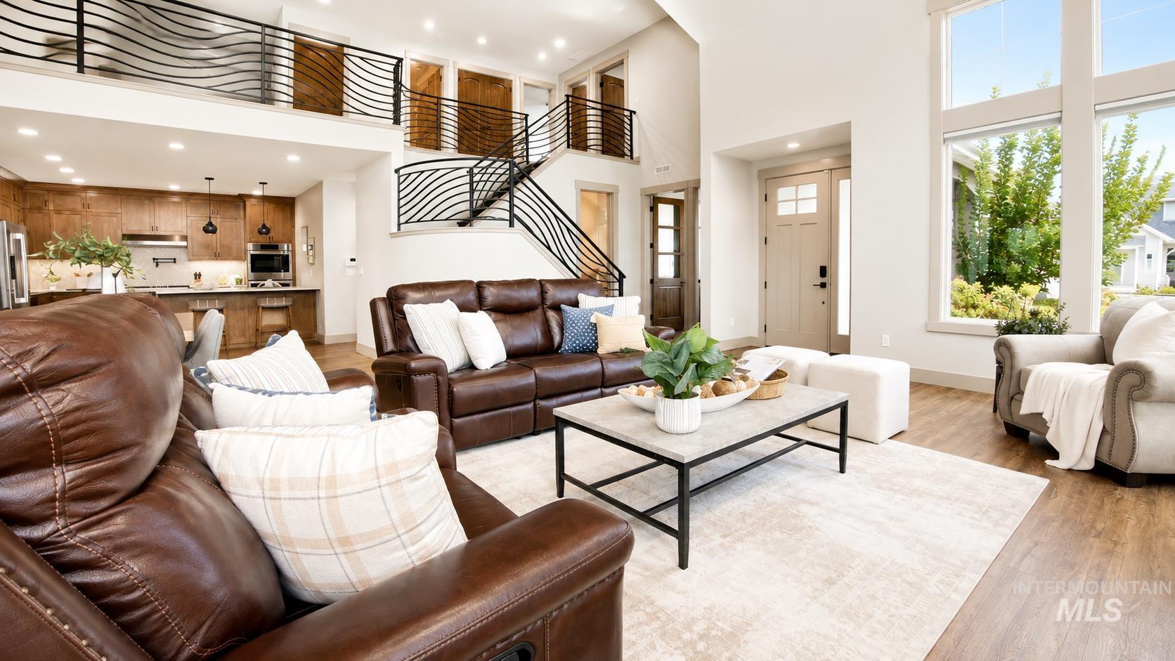 3859 E Vadonia Ln