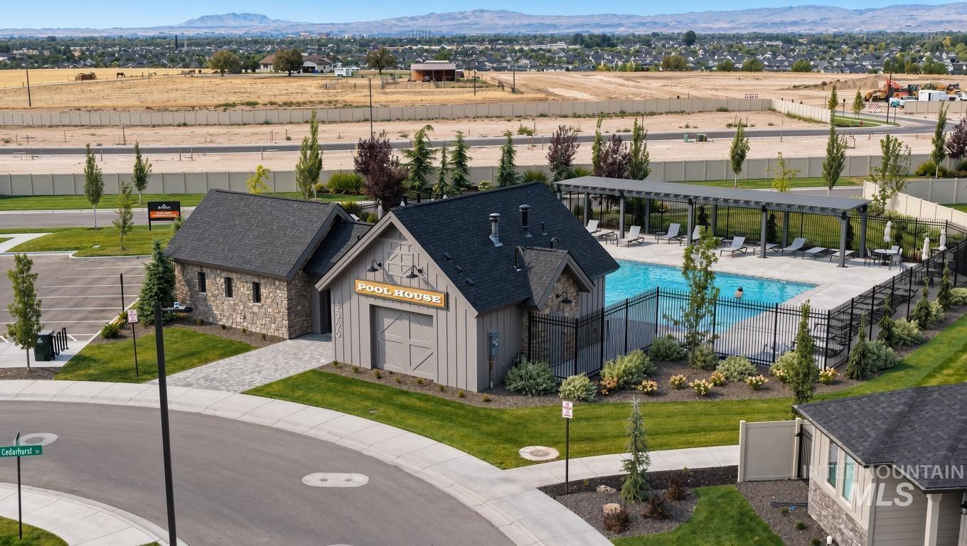 3859 E Vadonia Ln