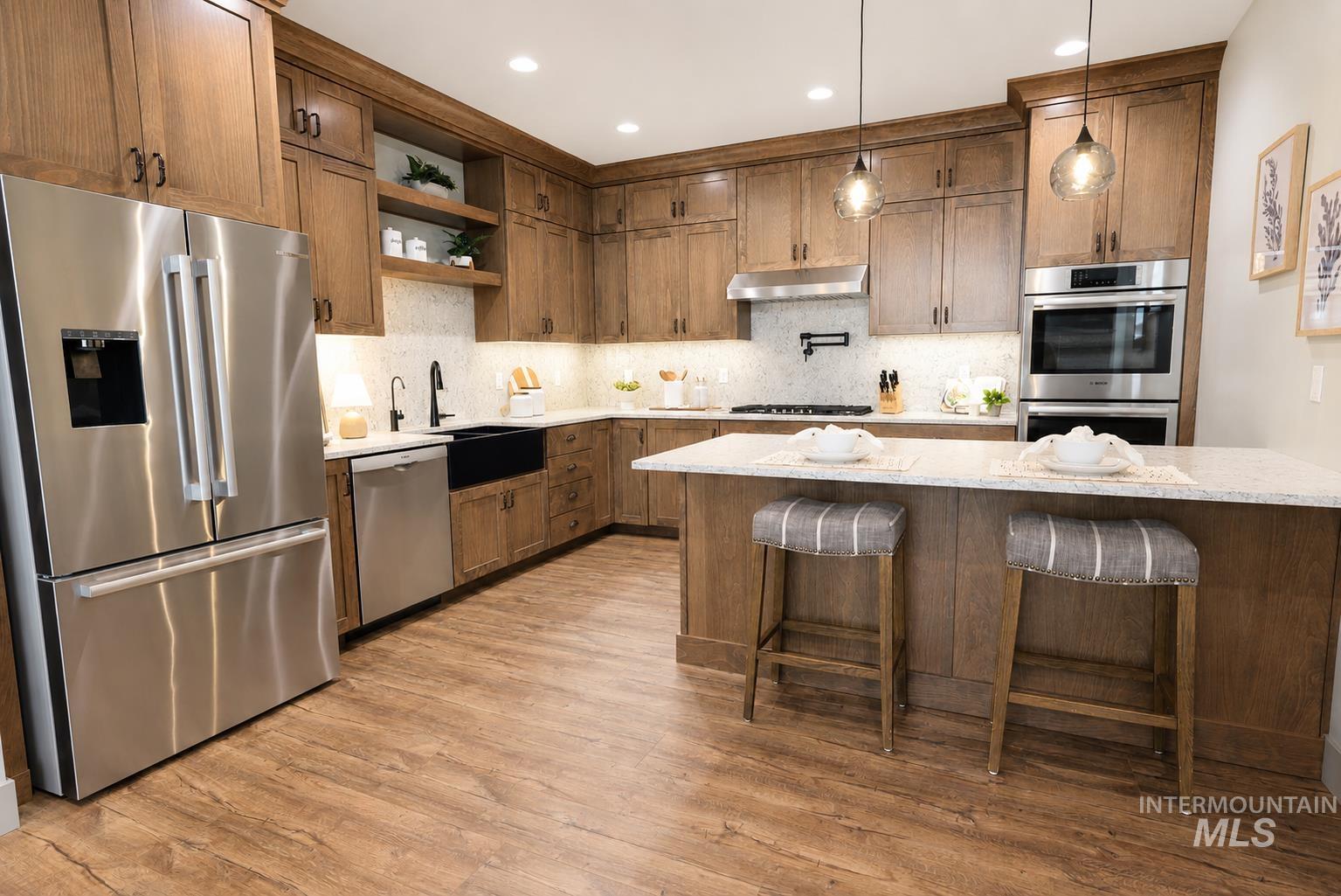 3859 E Vadonia Ln
