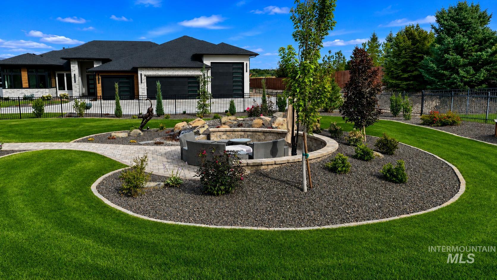 3859 E Vadonia Ln