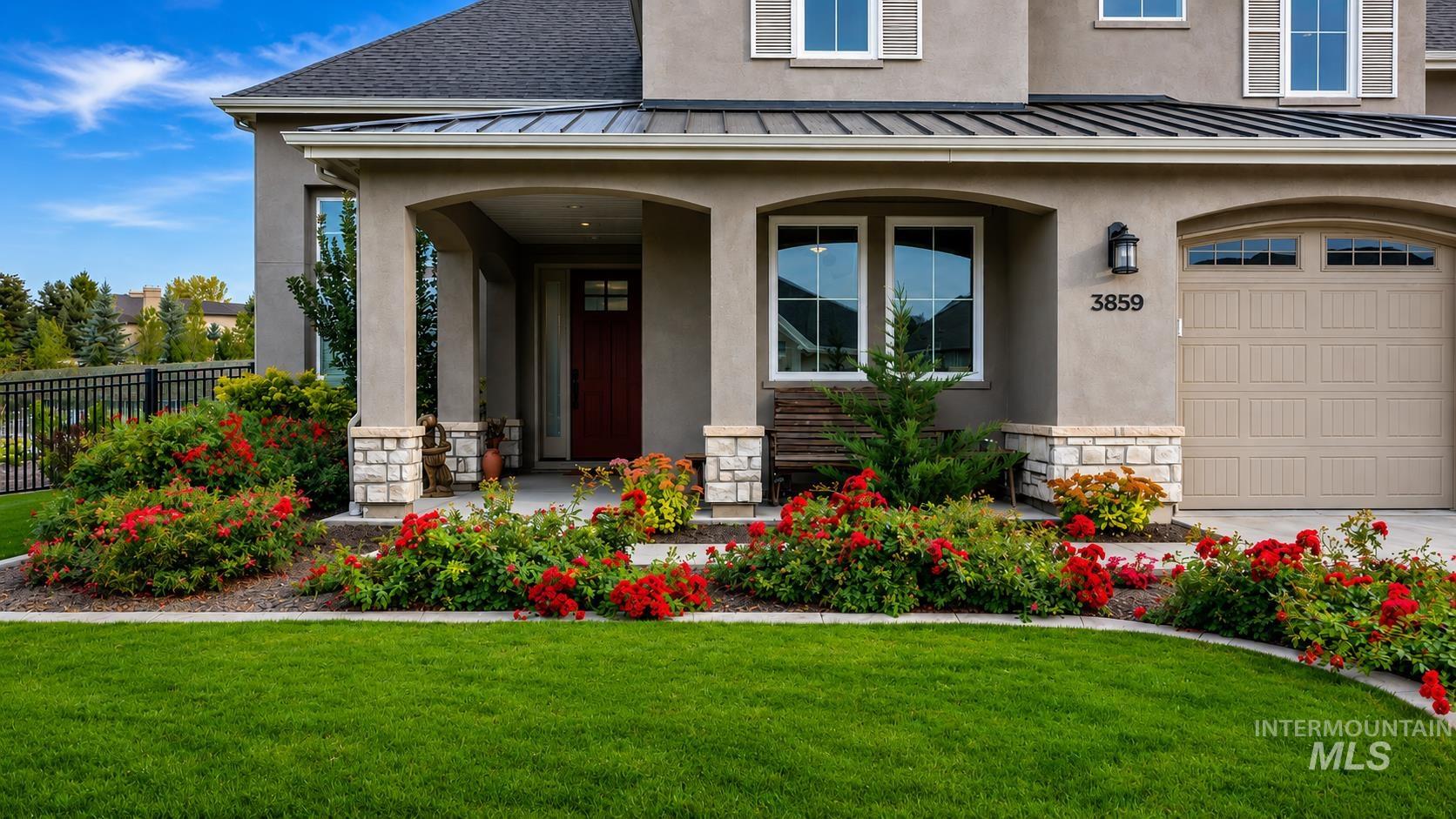 3859 E Vadonia Ln
