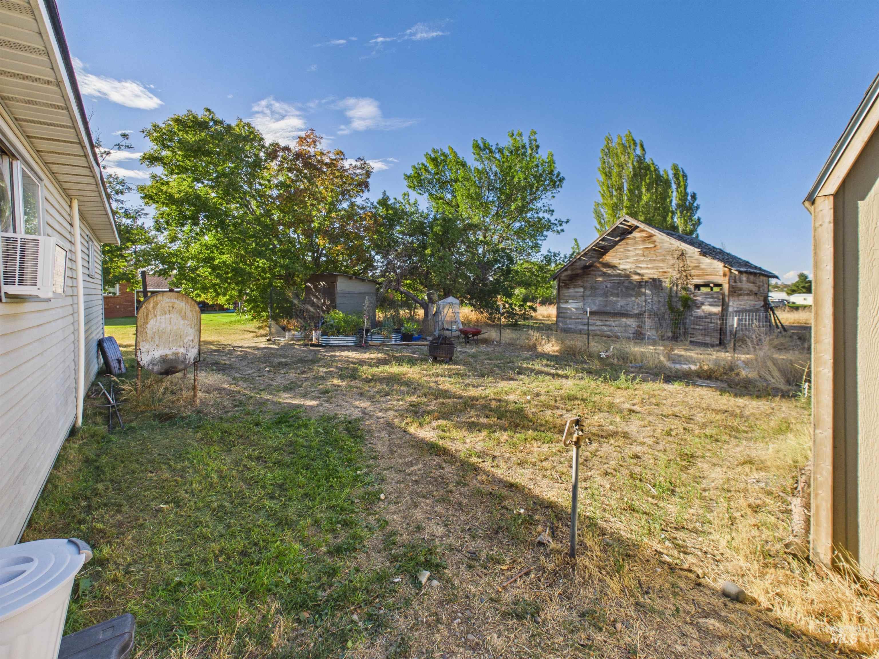 310 E Atherton