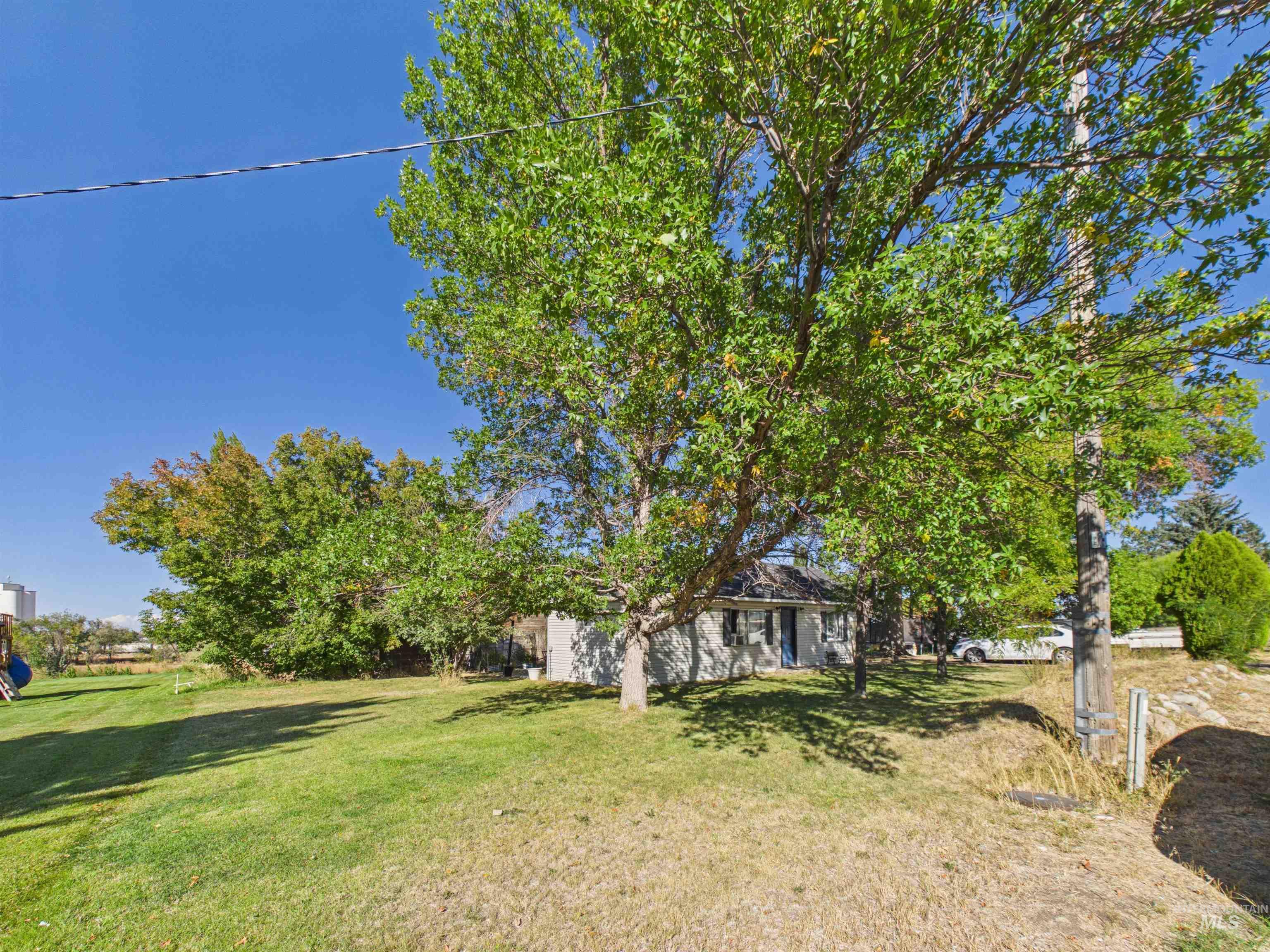 310 E Atherton