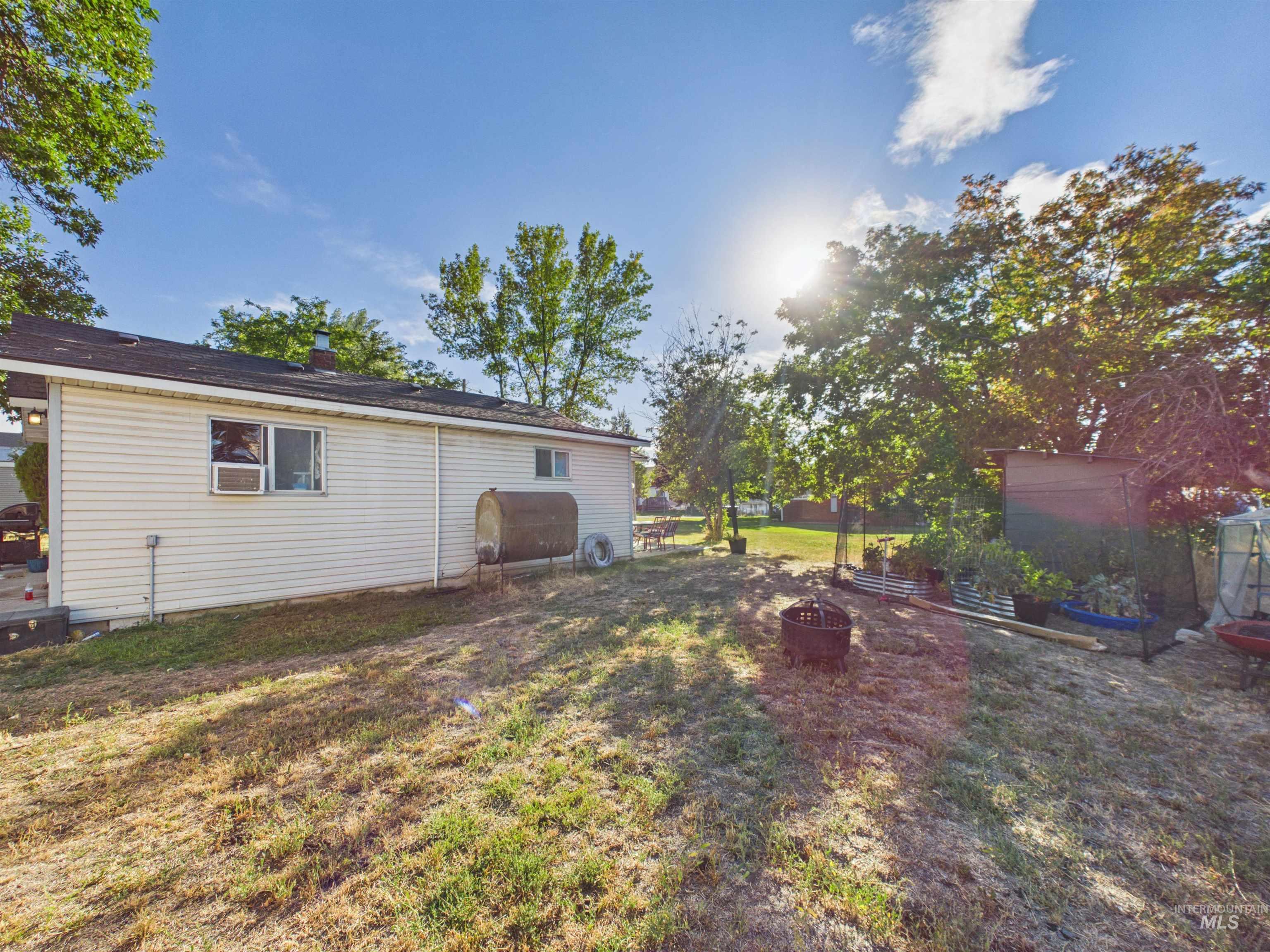 310 E Atherton