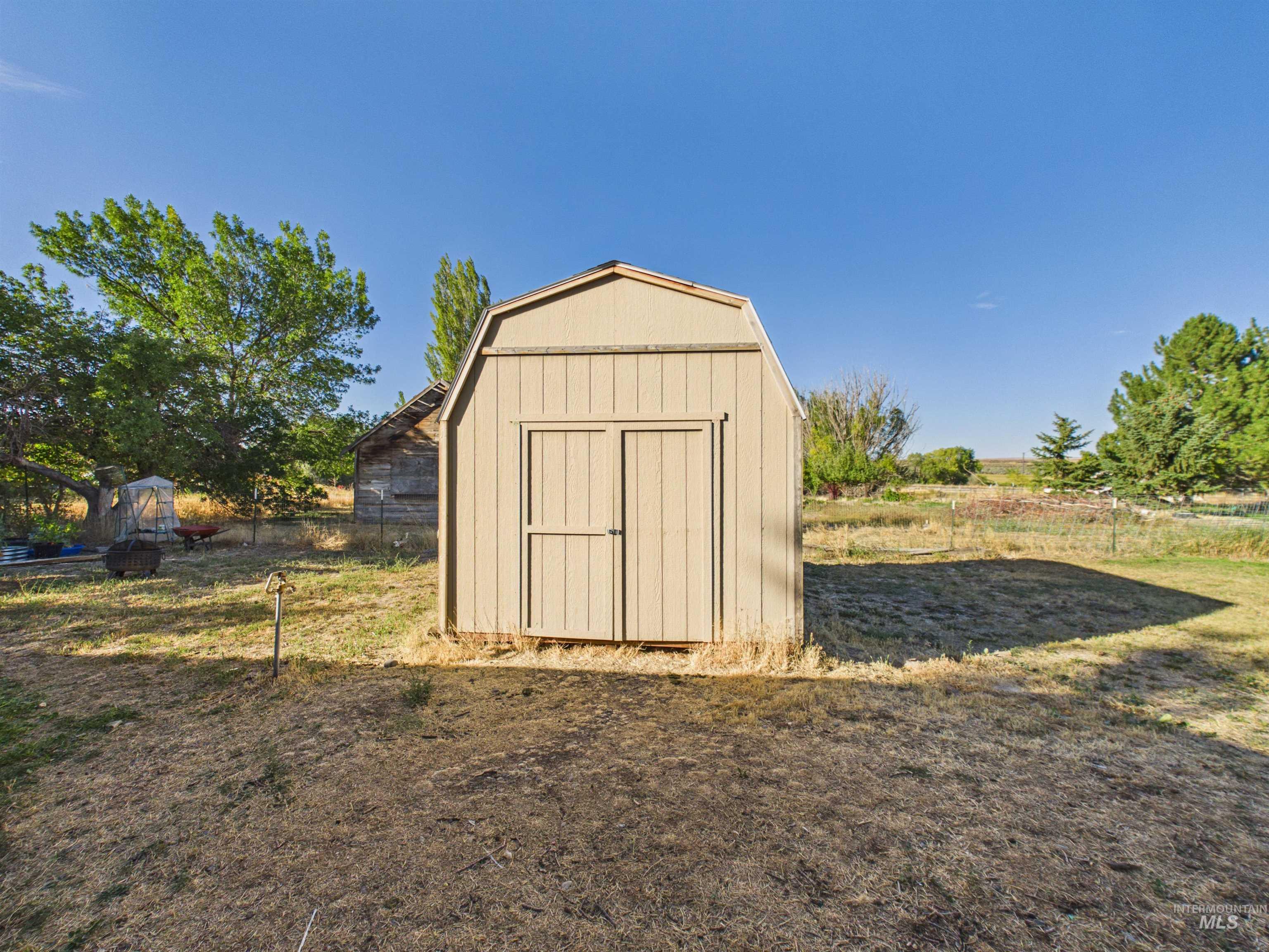 310 E Atherton