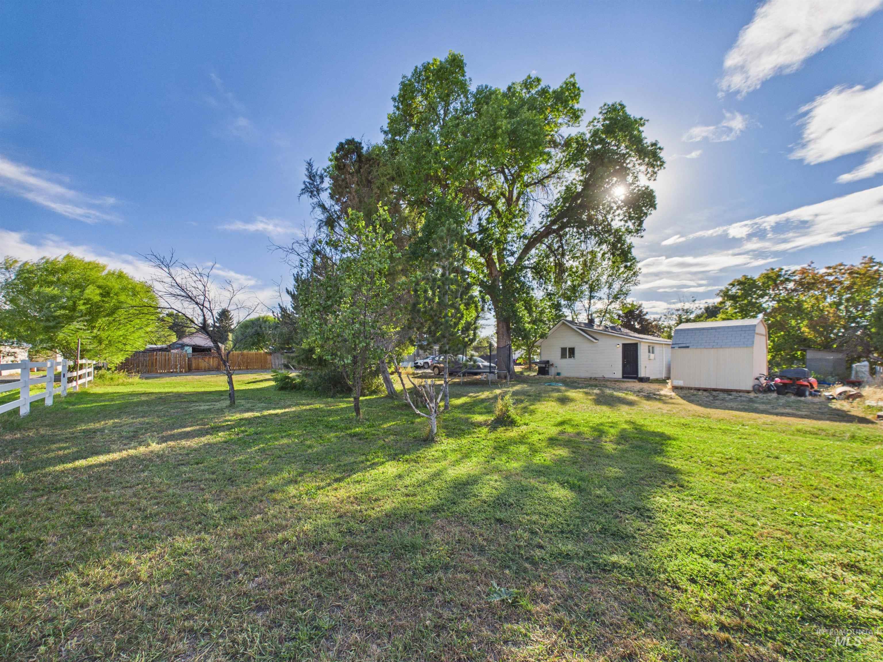 310 E Atherton