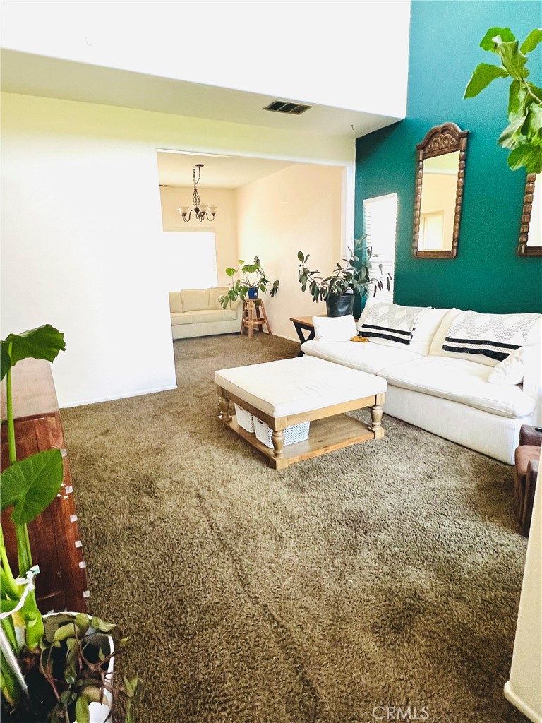 1615 Ravenswood Road