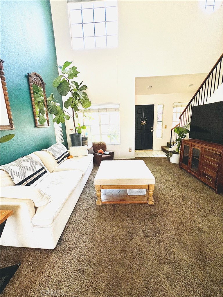 1615 Ravenswood Road