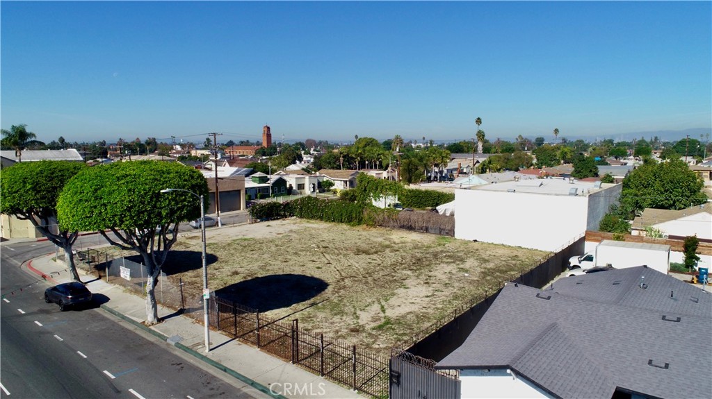 801 E Compton Blvd