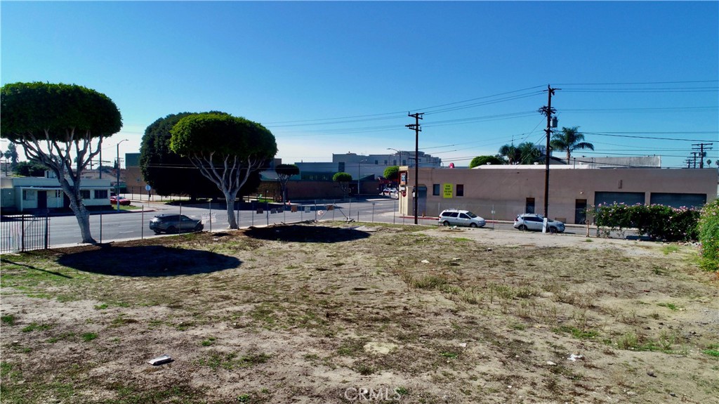 801 E Compton Blvd